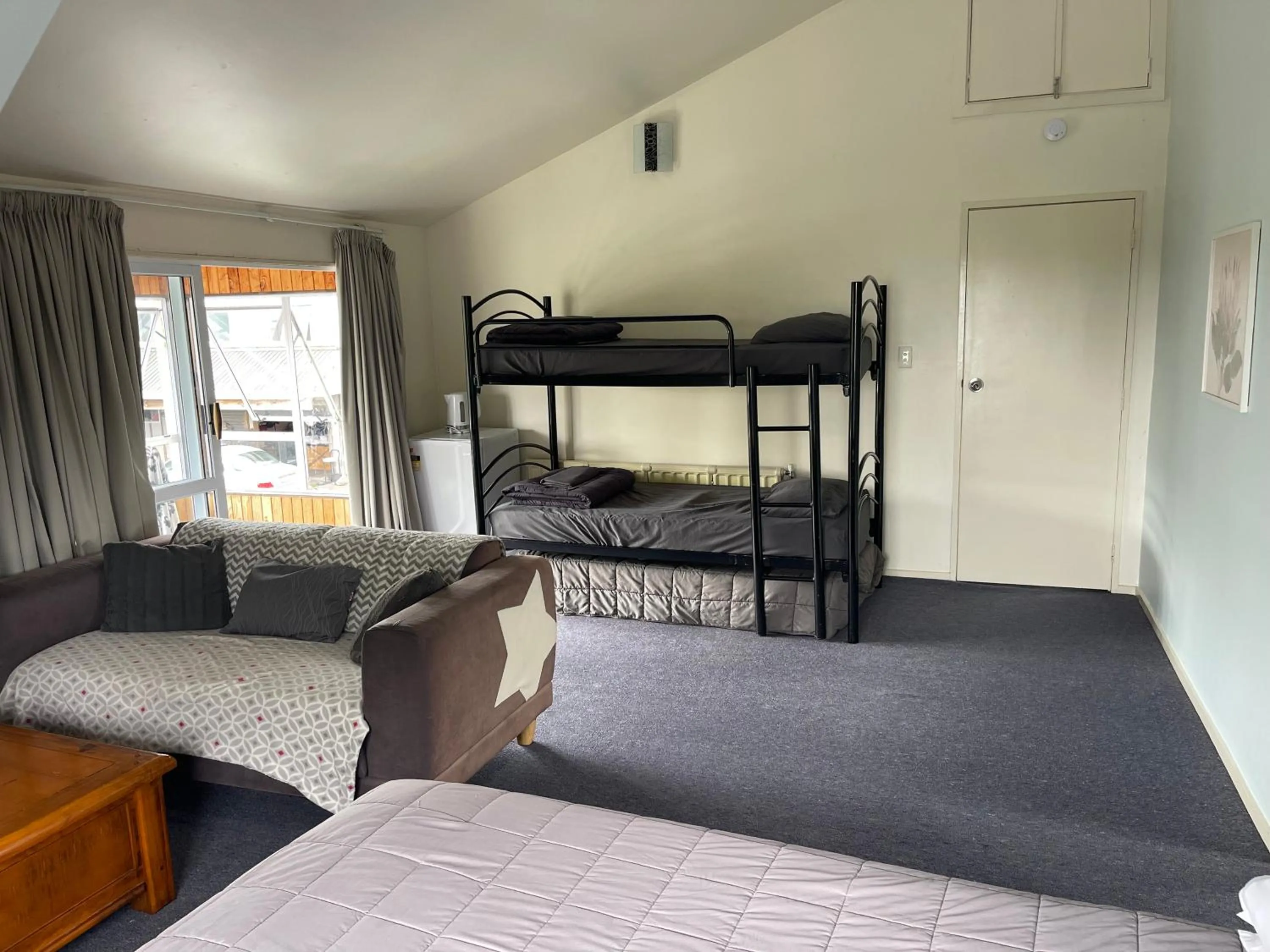 Bed in Howard's Mountain Lodge