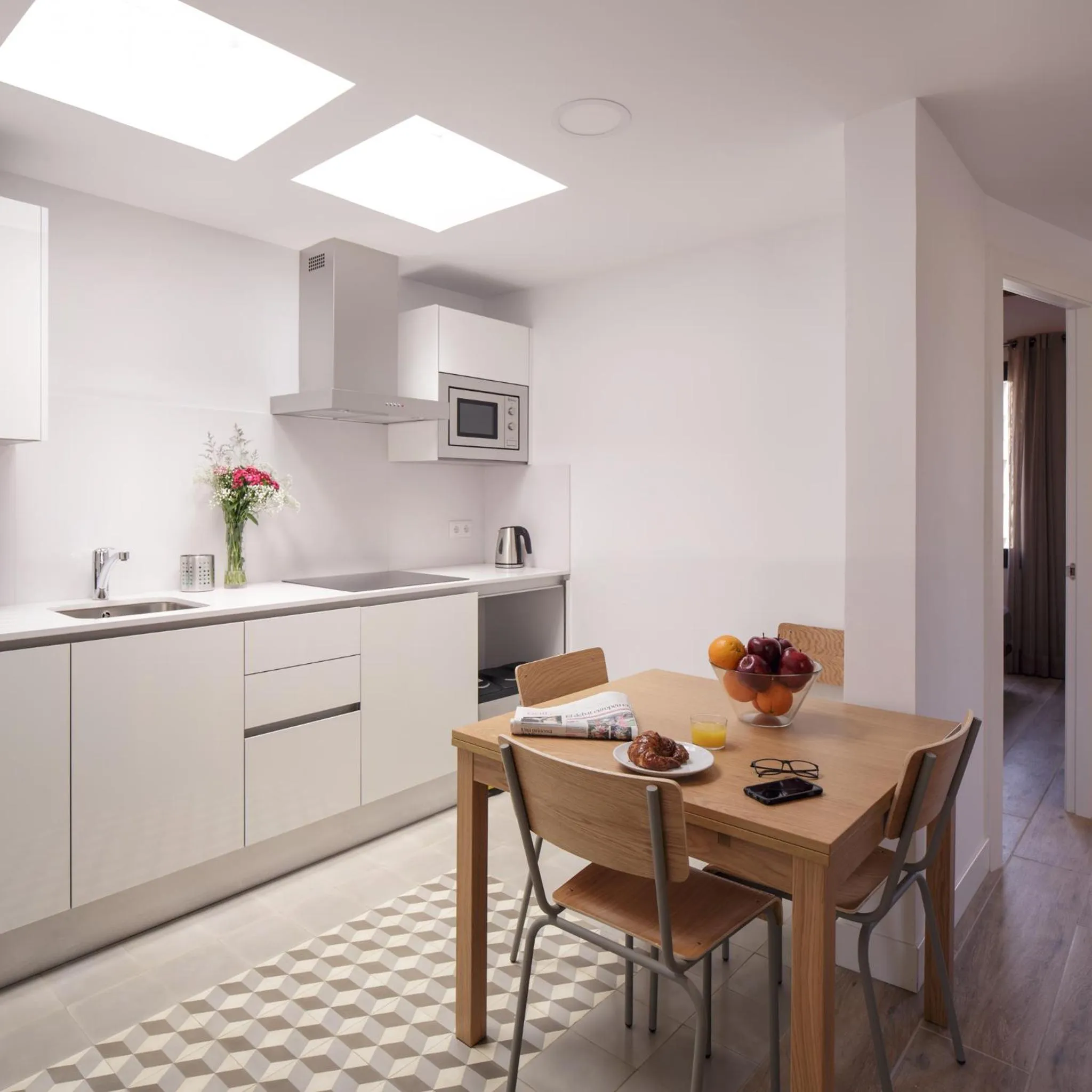 Kitchen or kitchenette in Hotel Sagrada Familia Apartments