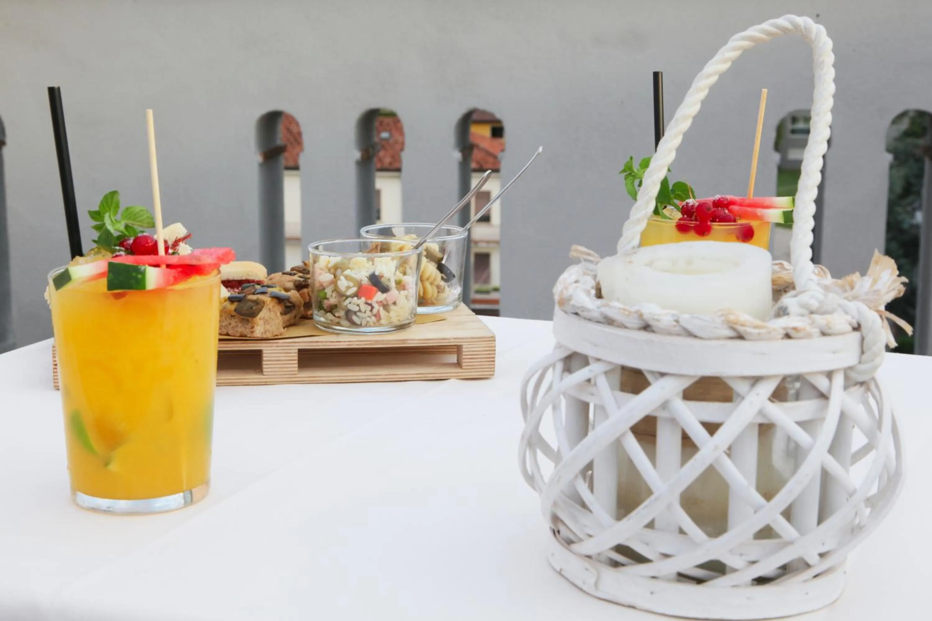 Balcony/Terrace, Food in Hotel La Torre