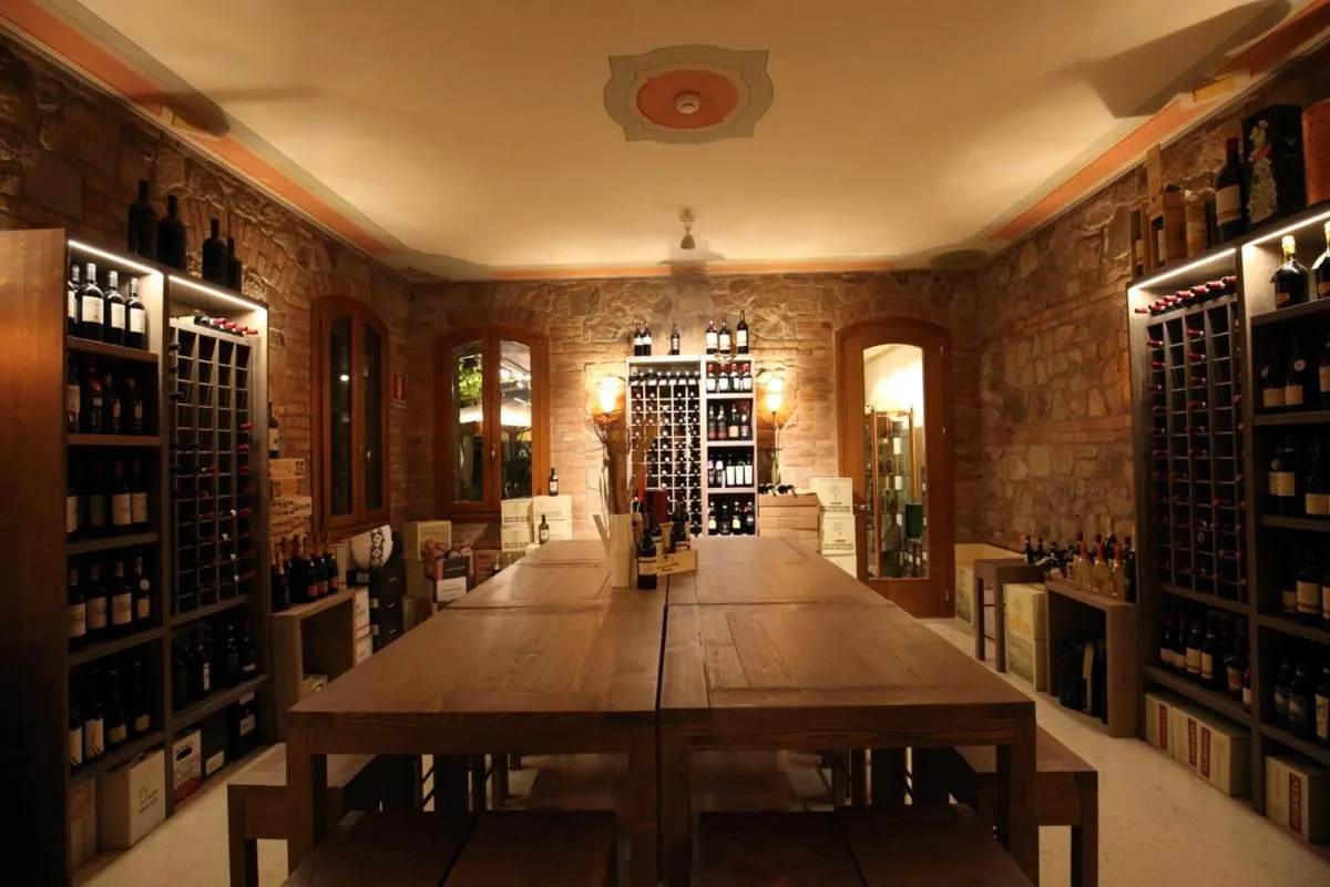 Restaurant/Places to Eat in Hotel La Torre