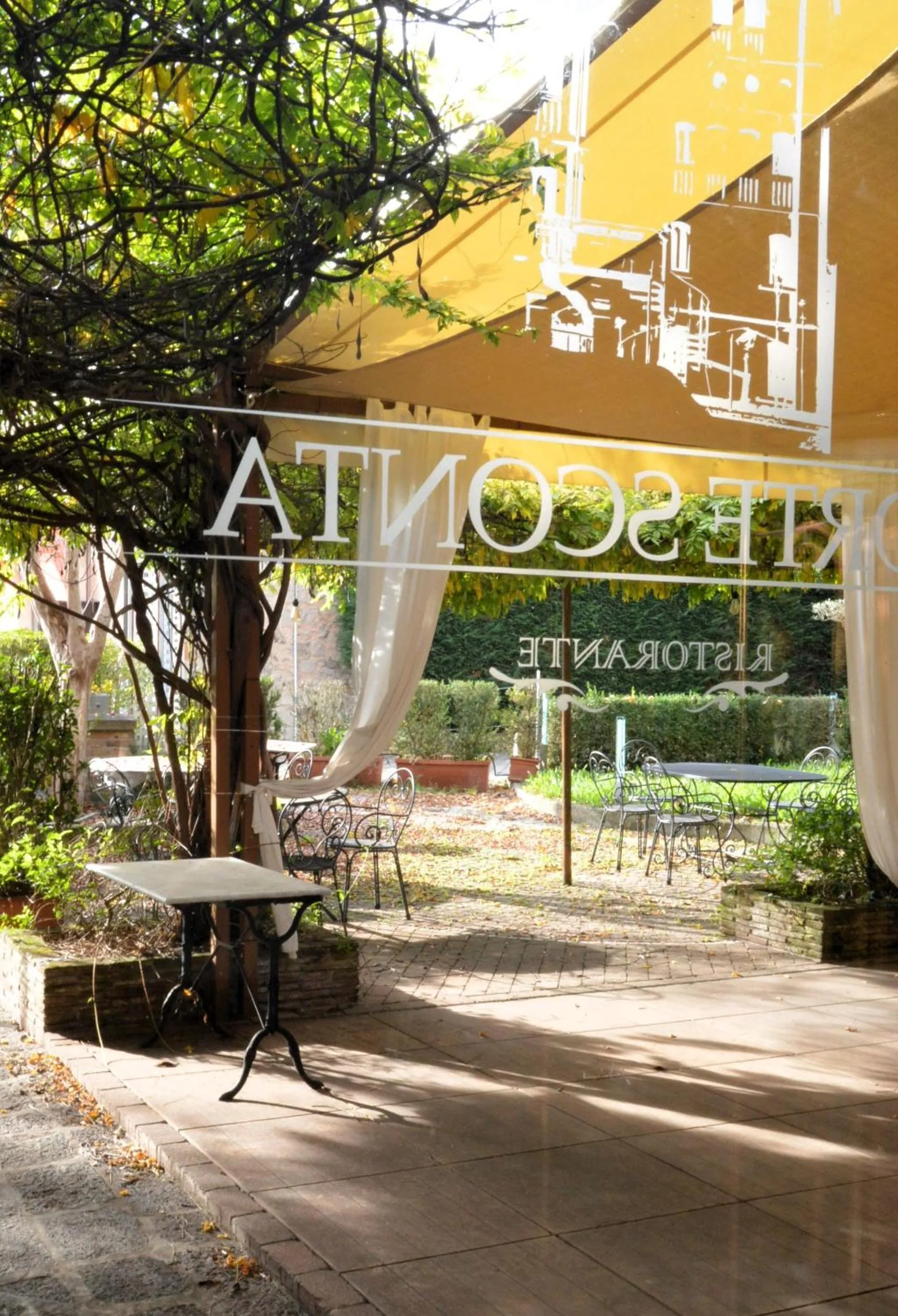 Restaurant/Places to Eat in Hotel La Torre