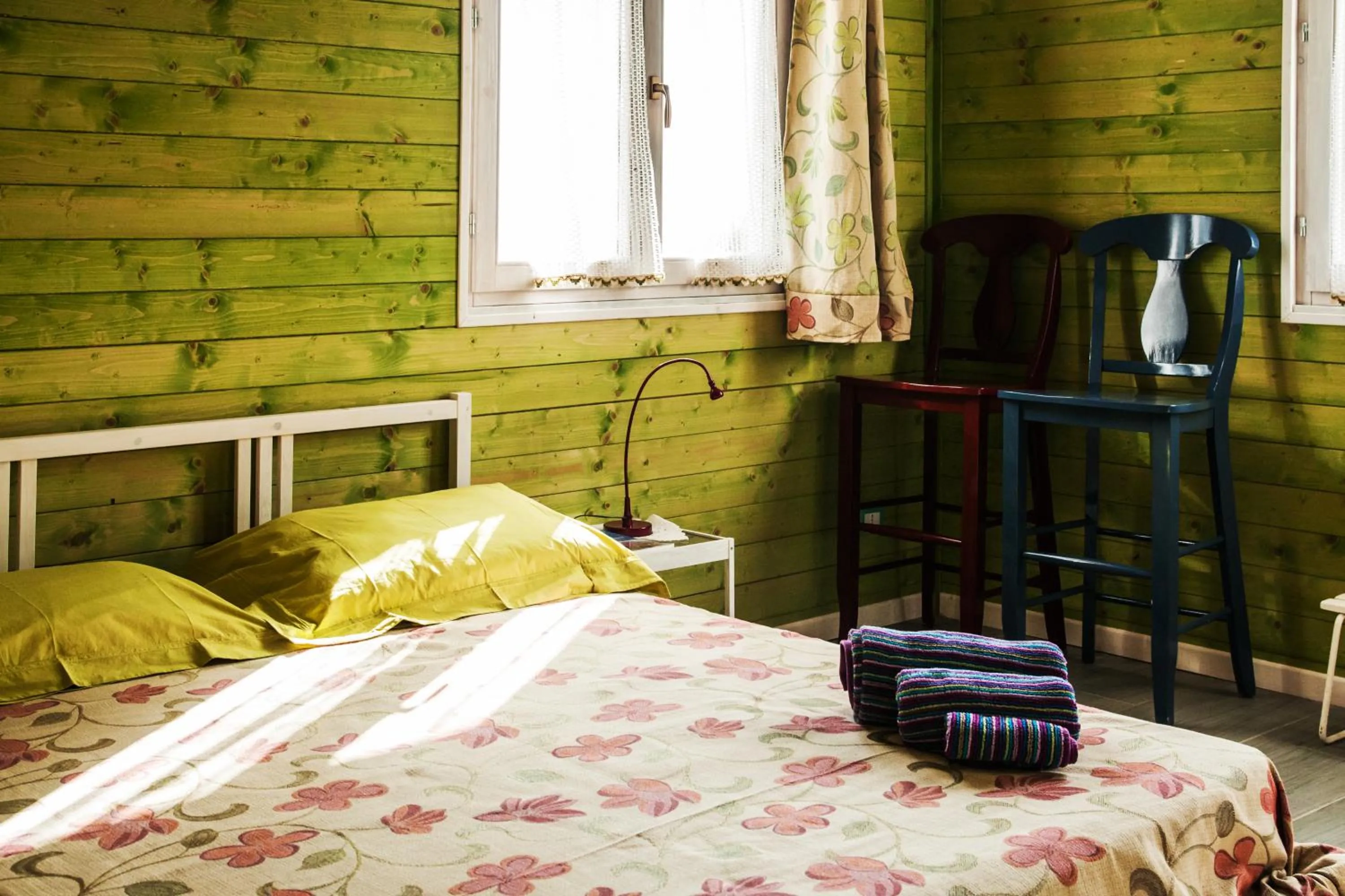 Photo of the whole room, Bed in Mandorleo