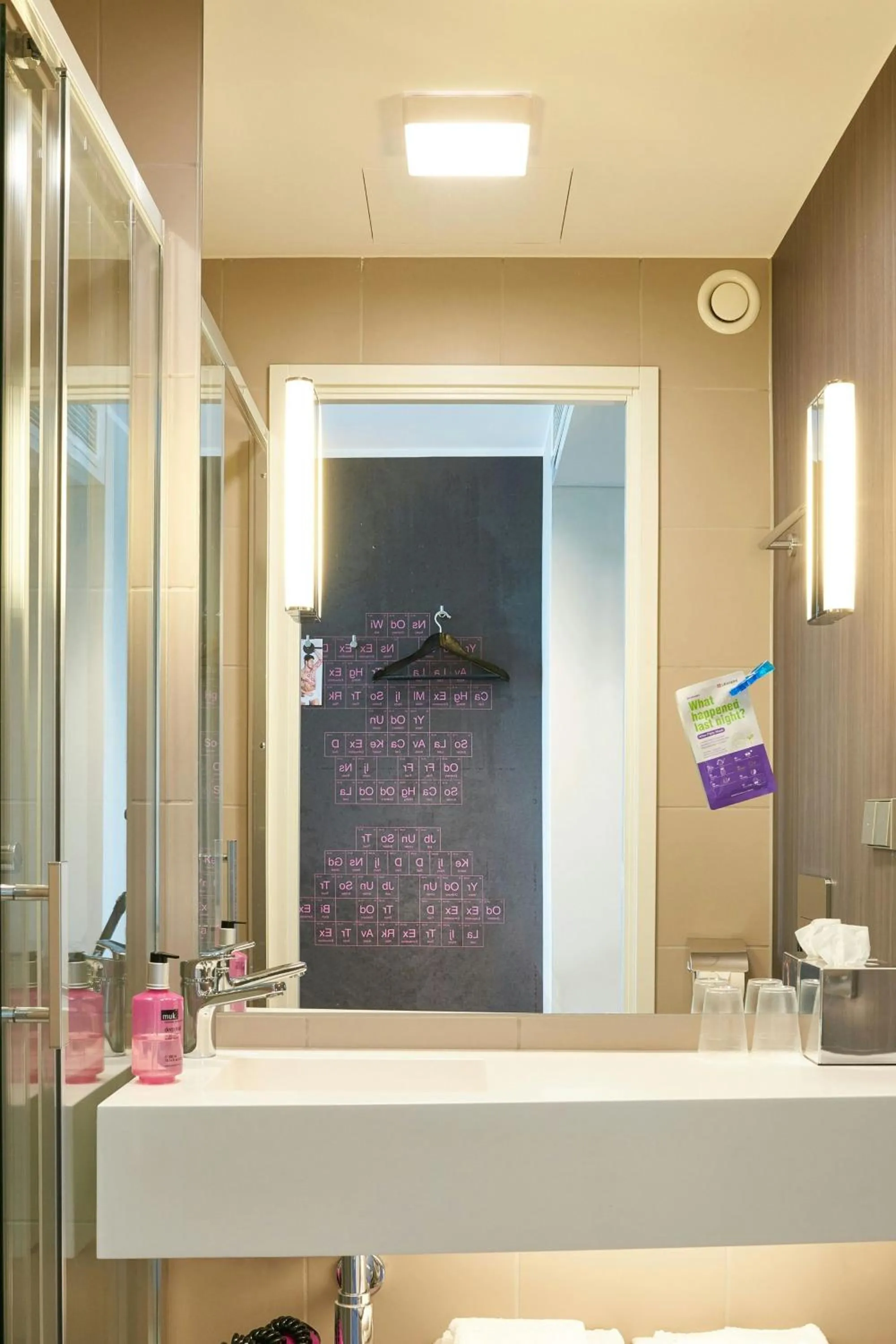 Bathroom in Moxy Frankfurt Eschborn