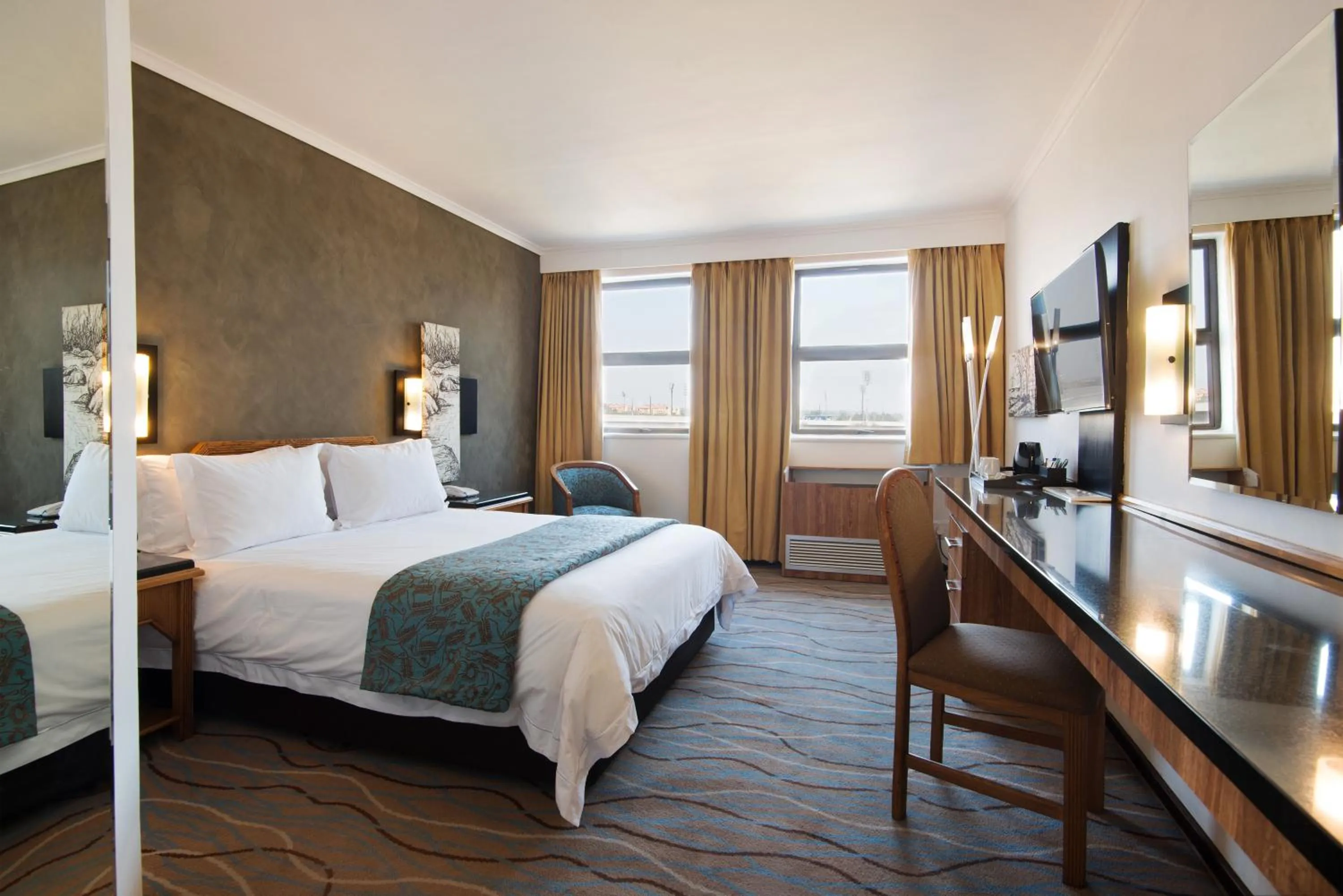 Bedroom, Bed in The Centurion Hotel