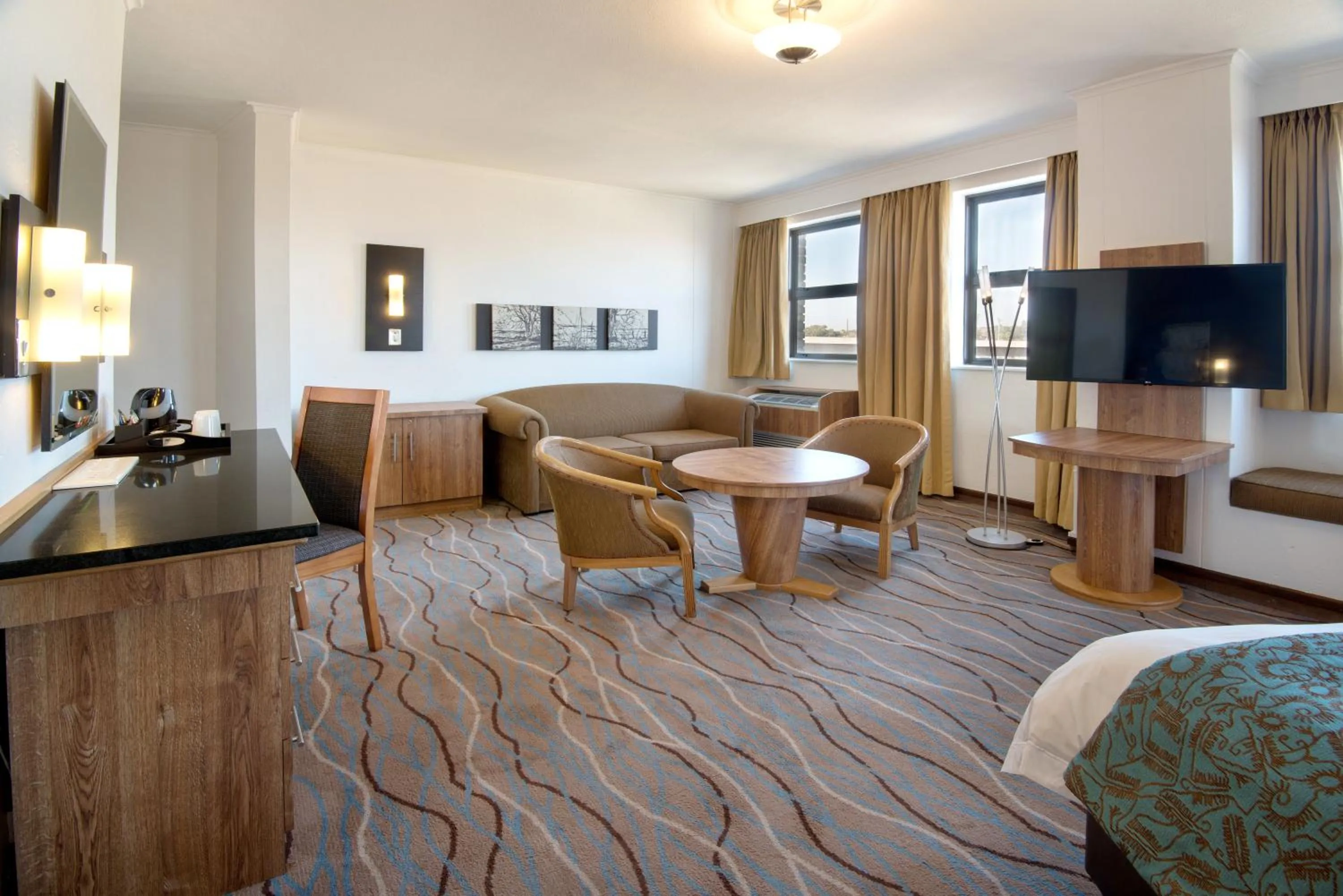 Bedroom, Bed in The Centurion Hotel