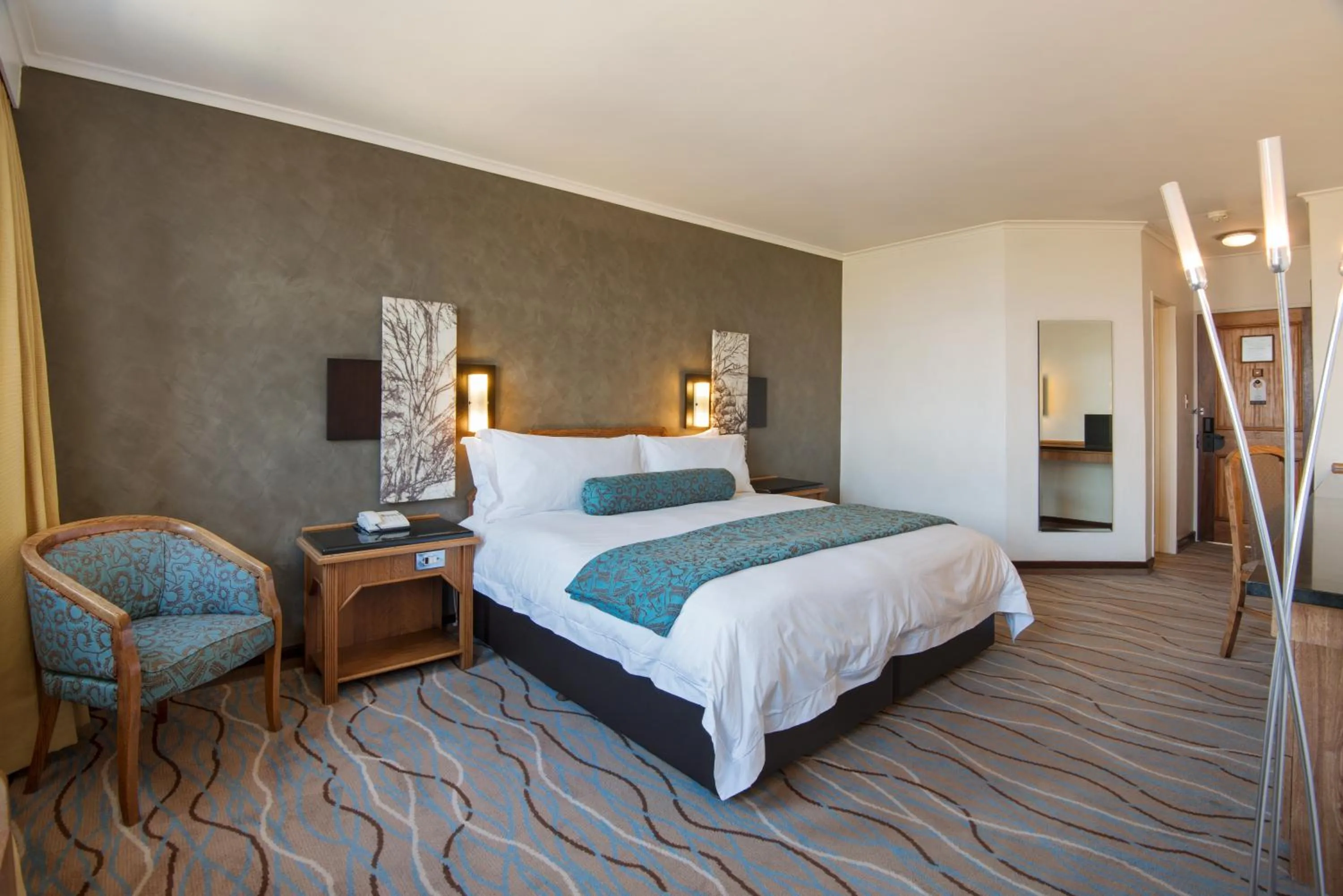 Bedroom, Bed in The Centurion Hotel