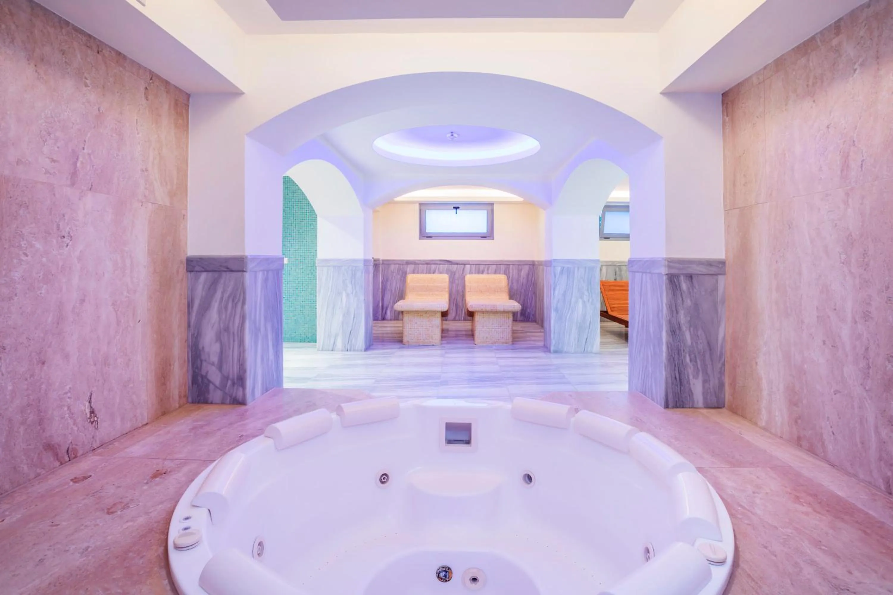 Hot Tub in Hotel Hanioti Village Spa