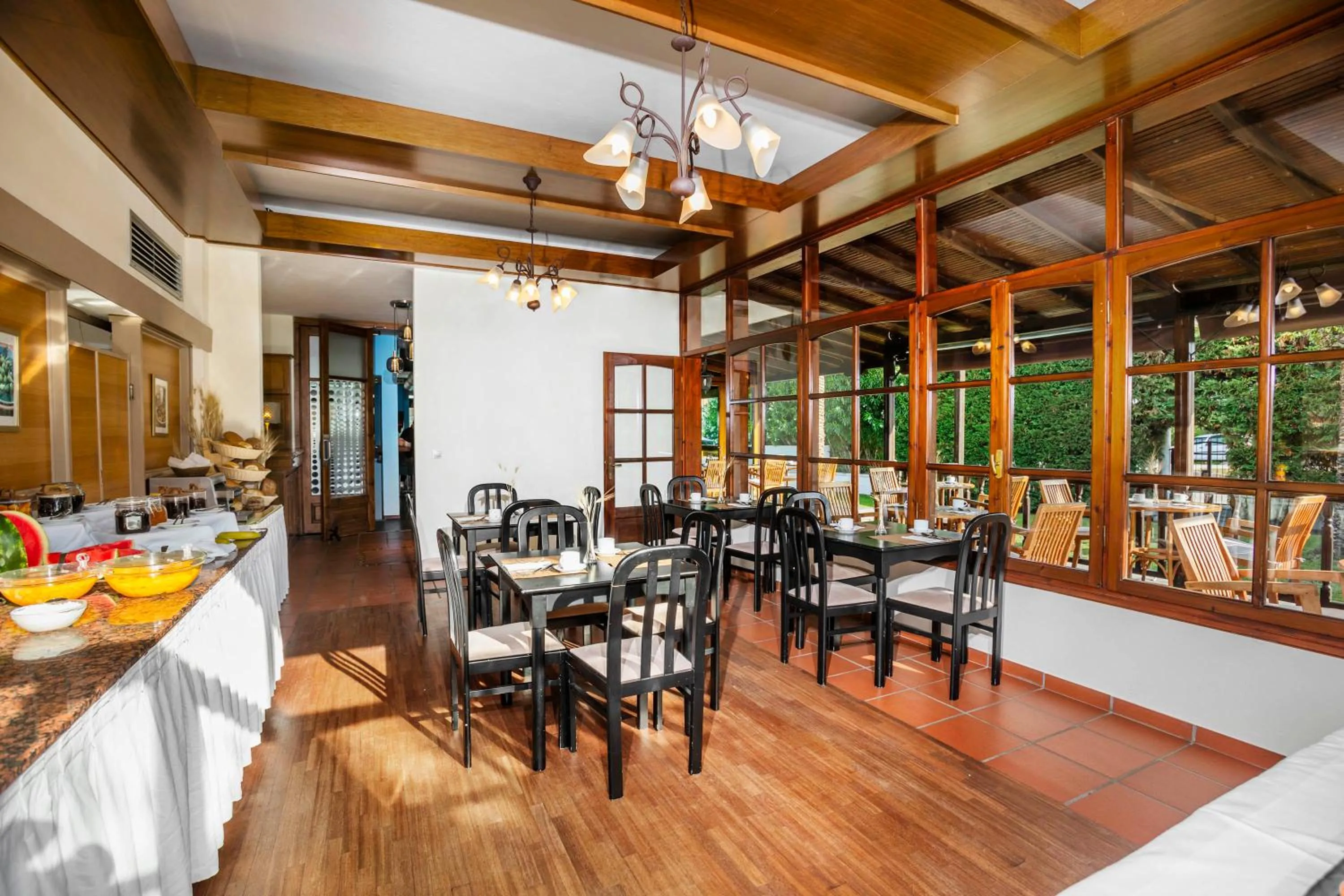 Restaurant/places to eat in Hotel Hanioti Village Spa