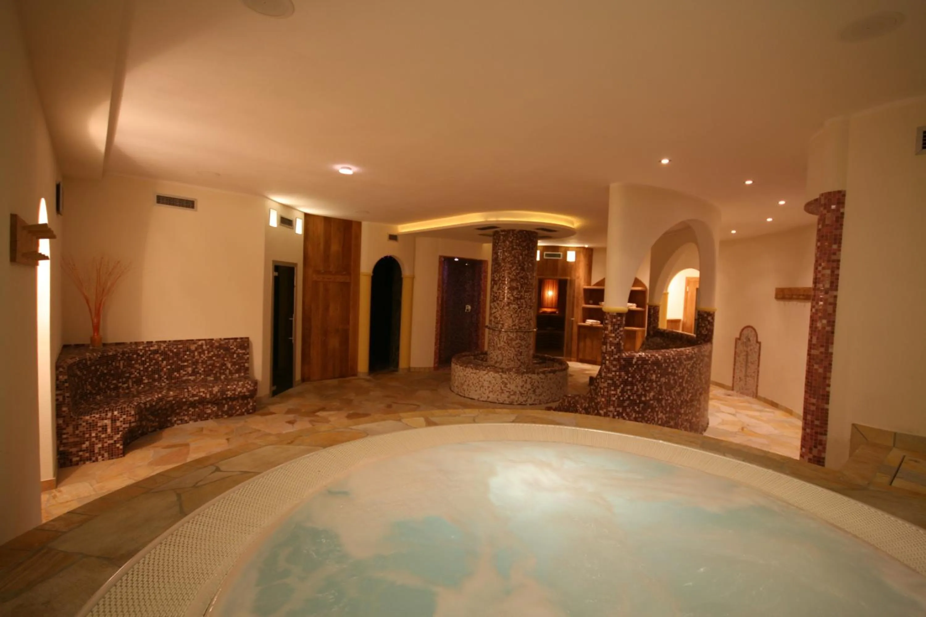 Hot Tub in Hotel Meeting