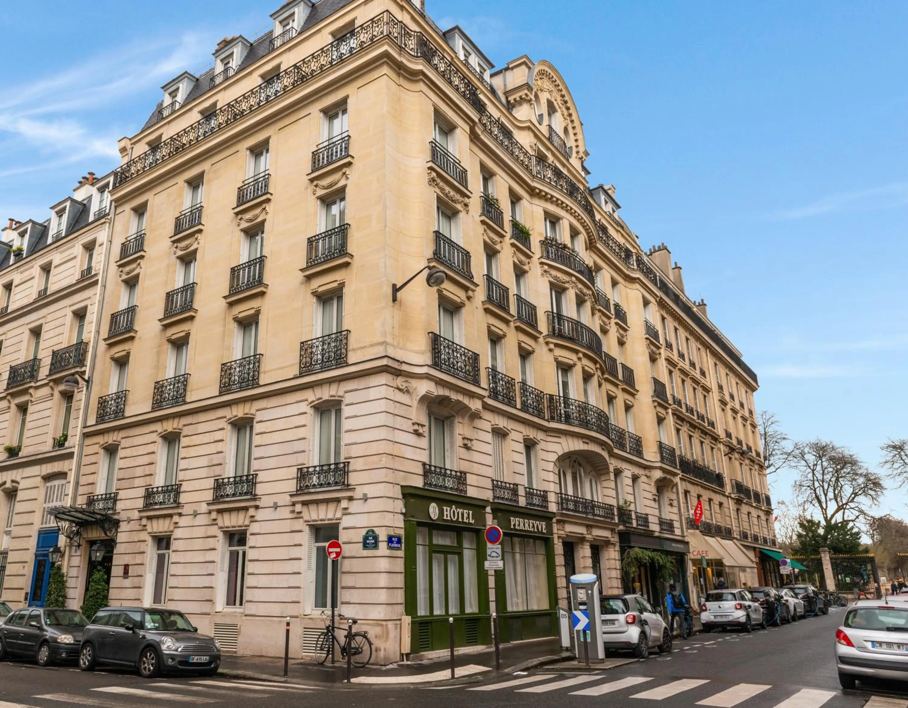 Property building in Hôtel Saint-Louis - Jardin du Luxembourg