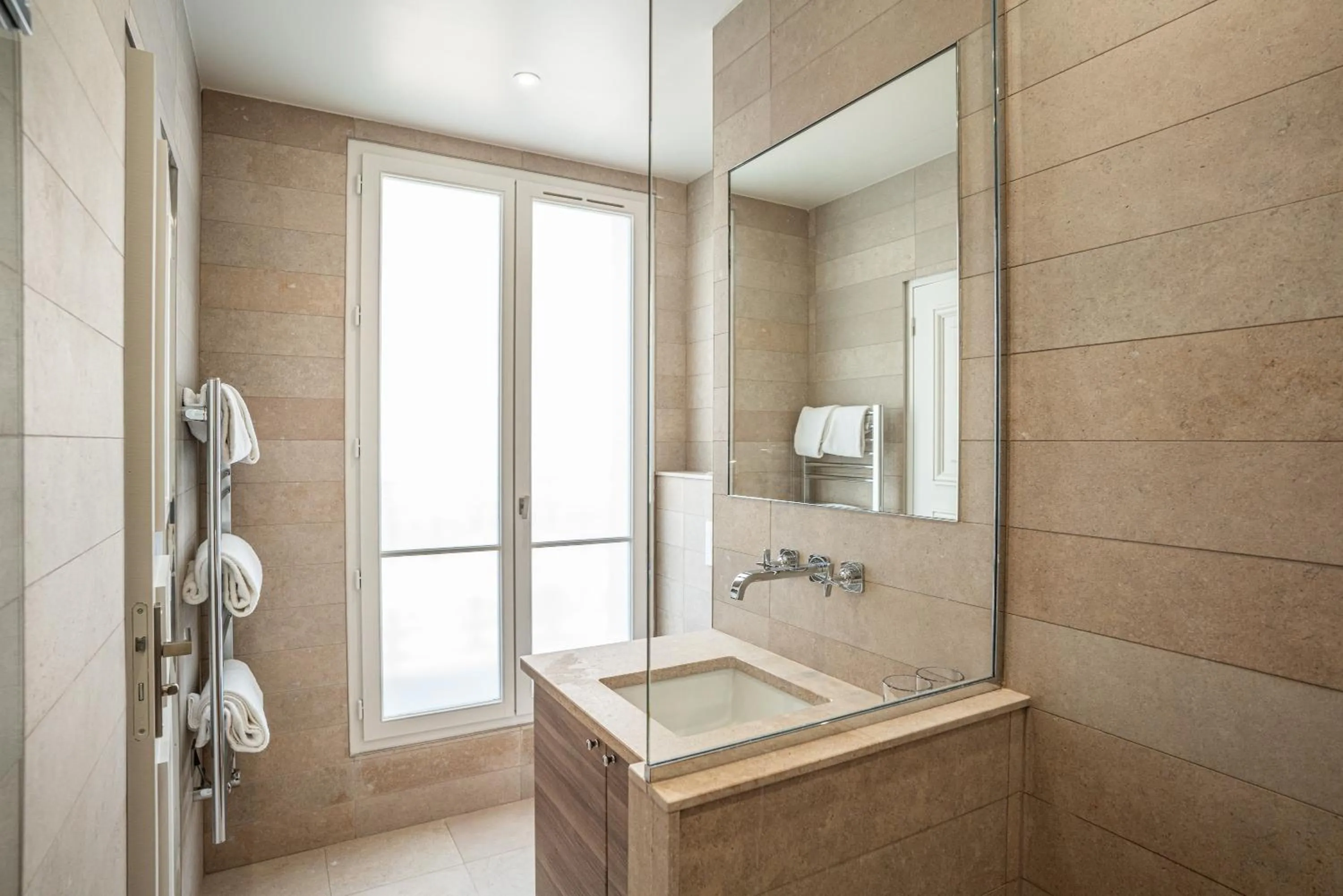 Bathroom in Hôtel Saint-Louis - Jardin du Luxembourg