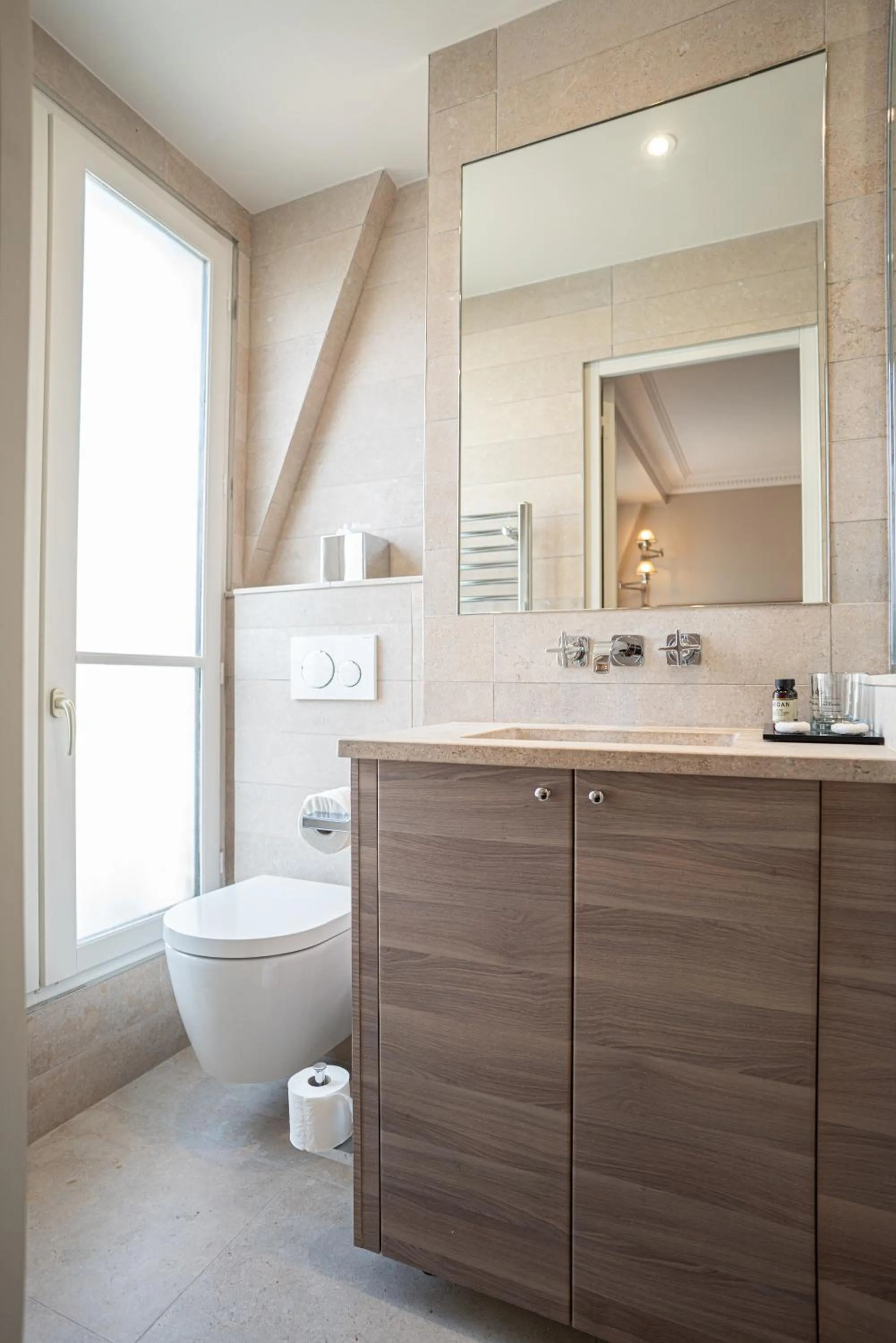 Bathroom in Hôtel Saint-Louis - Jardin du Luxembourg