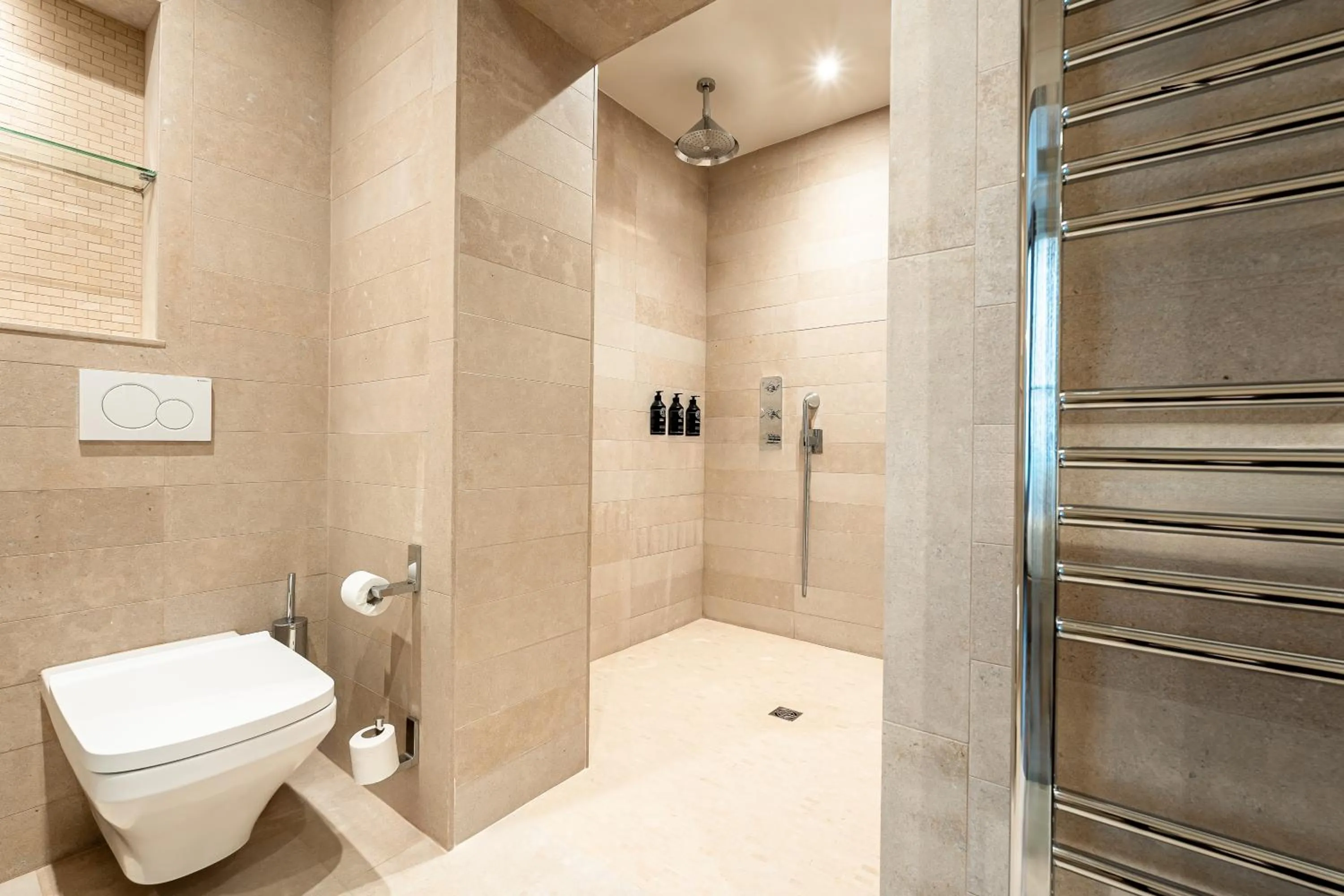 Shower in Hôtel Saint-Louis - Jardin du Luxembourg