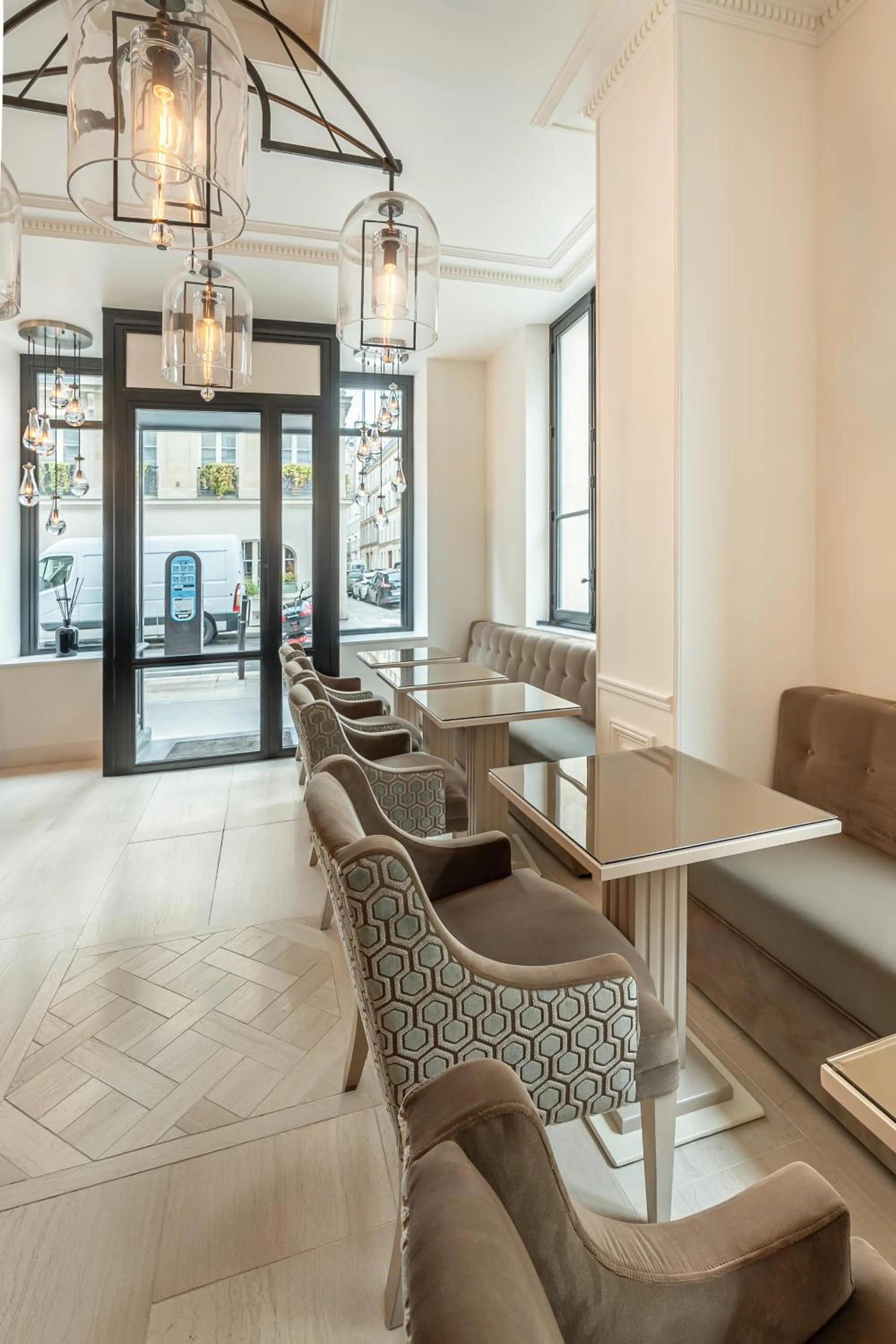 Breakfast in Hôtel Saint-Louis - Jardin du Luxembourg