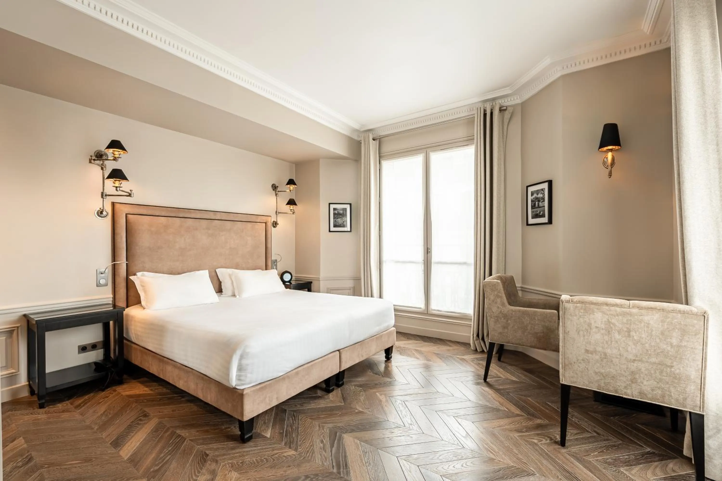 Bed in Hôtel Saint-Louis - Jardin du Luxembourg