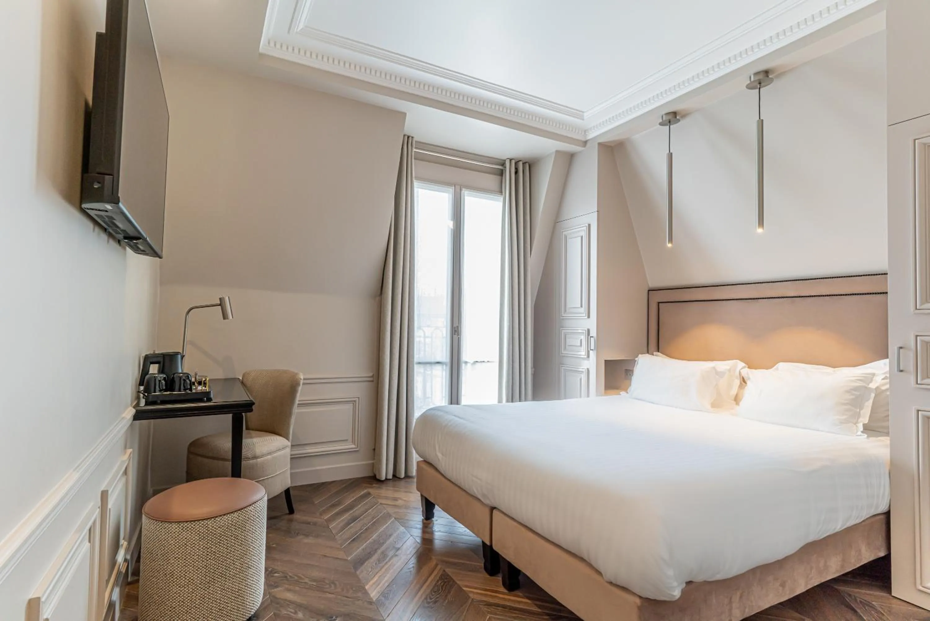 Photo of the whole room, Bed in Hôtel Saint-Louis - Jardin du Luxembourg