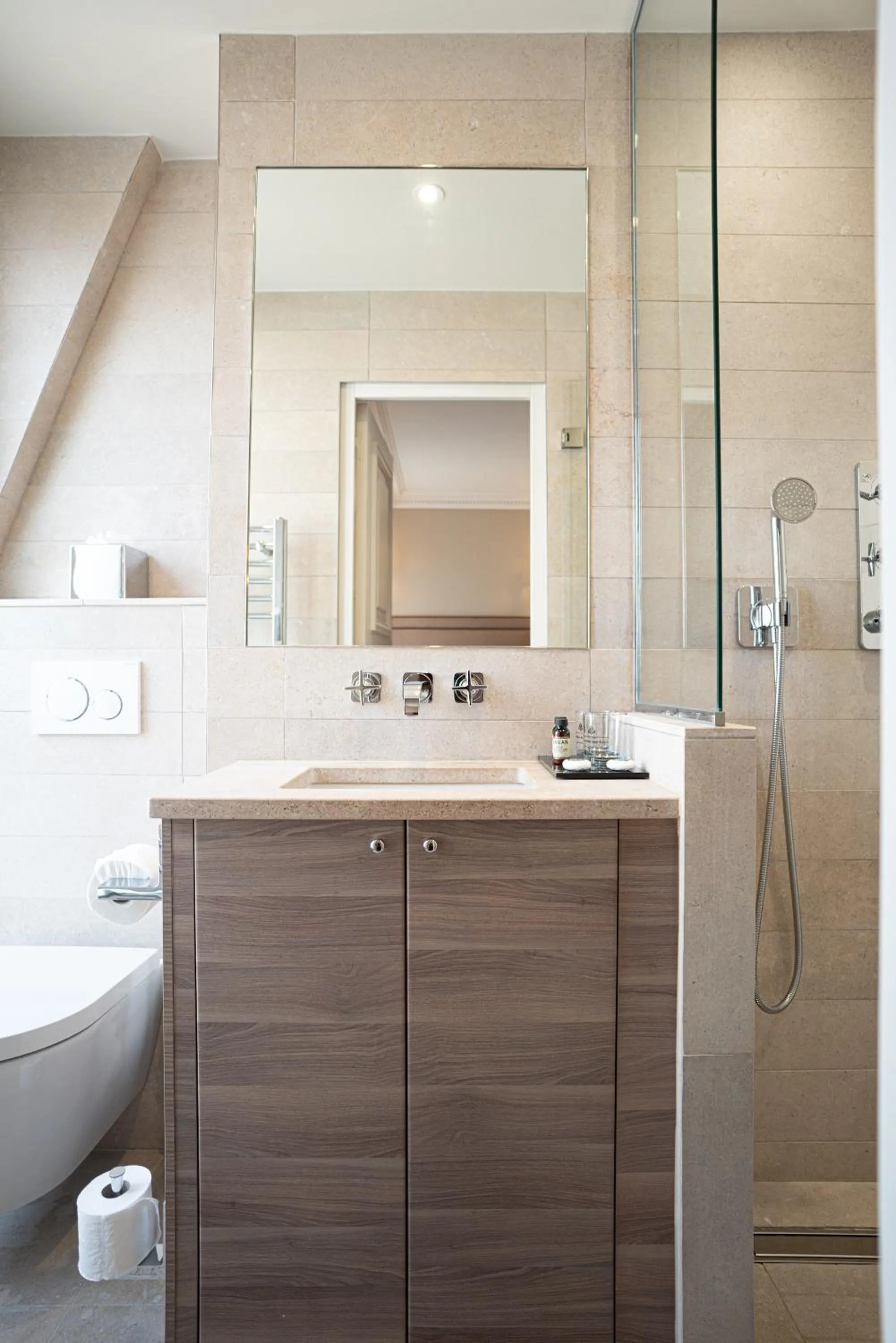 Bathroom in Hôtel Saint-Louis - Jardin du Luxembourg