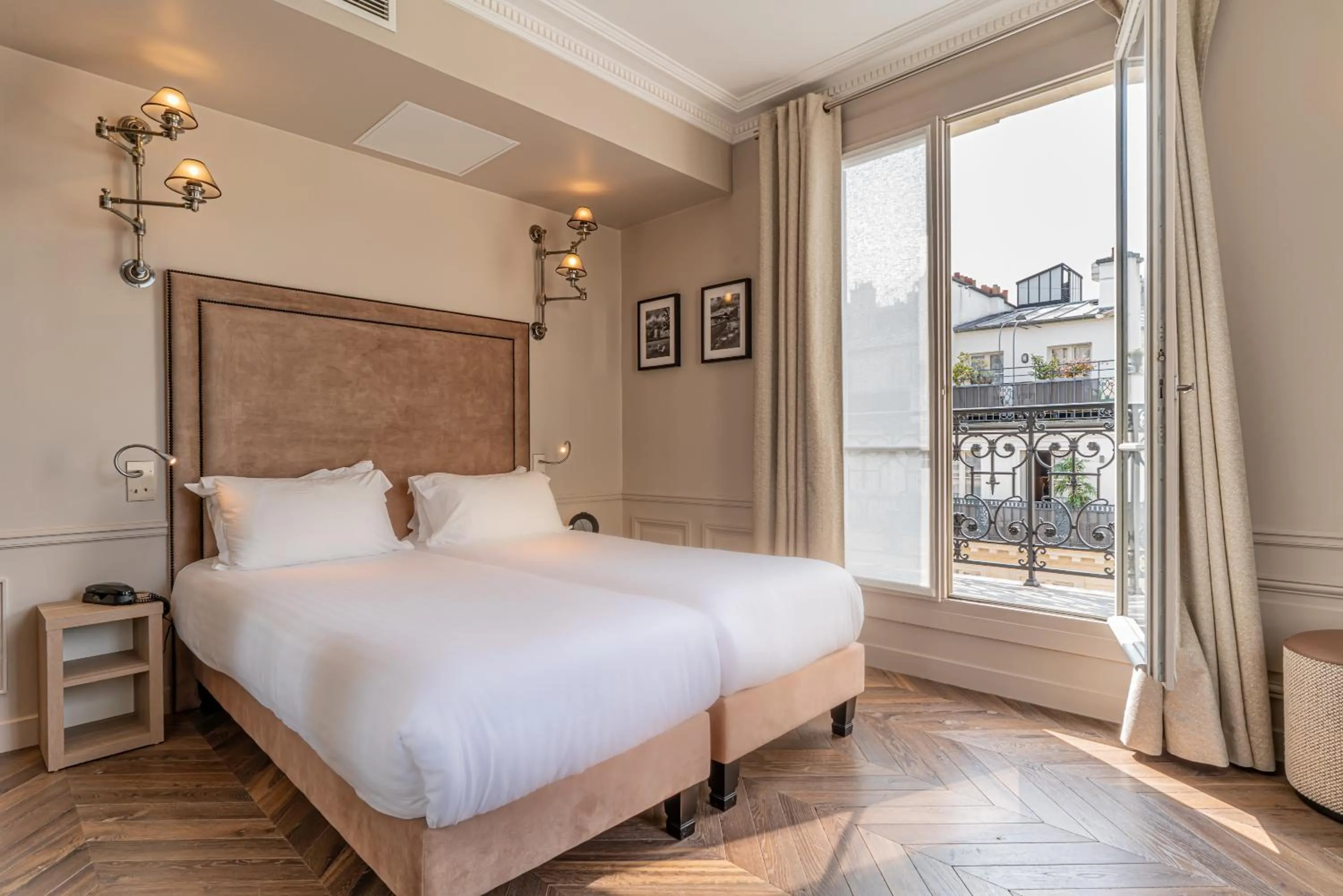 Photo of the whole room, Bed in Hôtel Saint-Louis - Jardin du Luxembourg