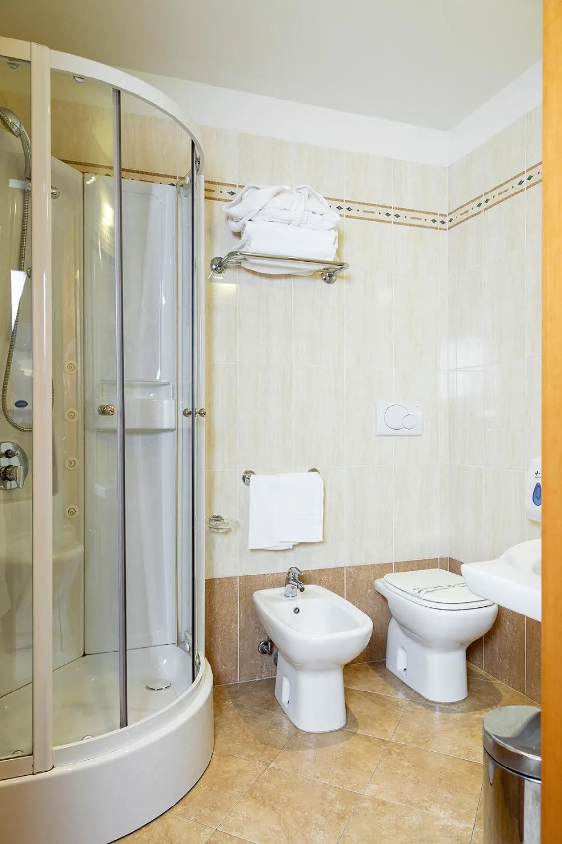 Shower in Hotel Bixio