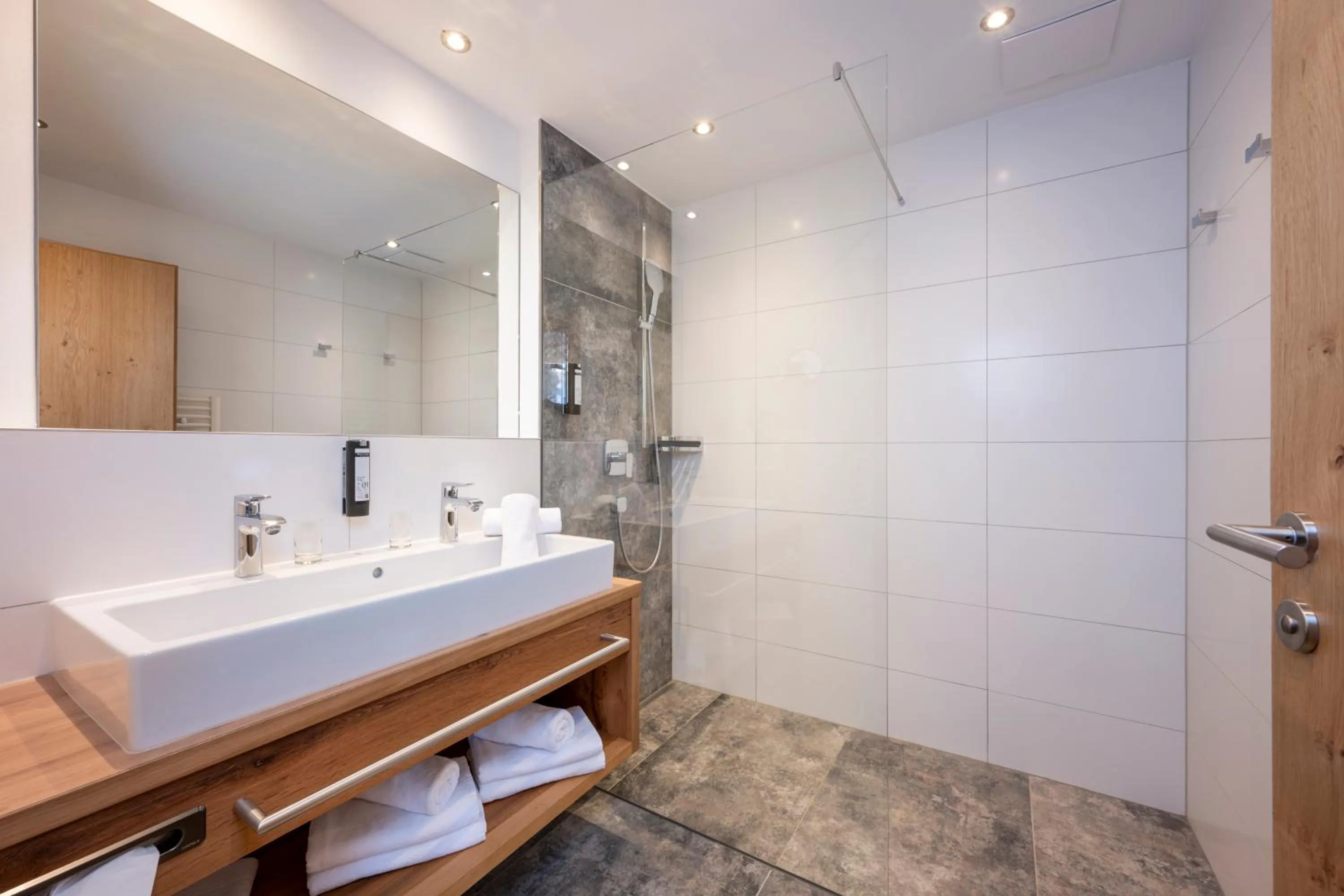 Hotel Almschlössl & Schrotteralm