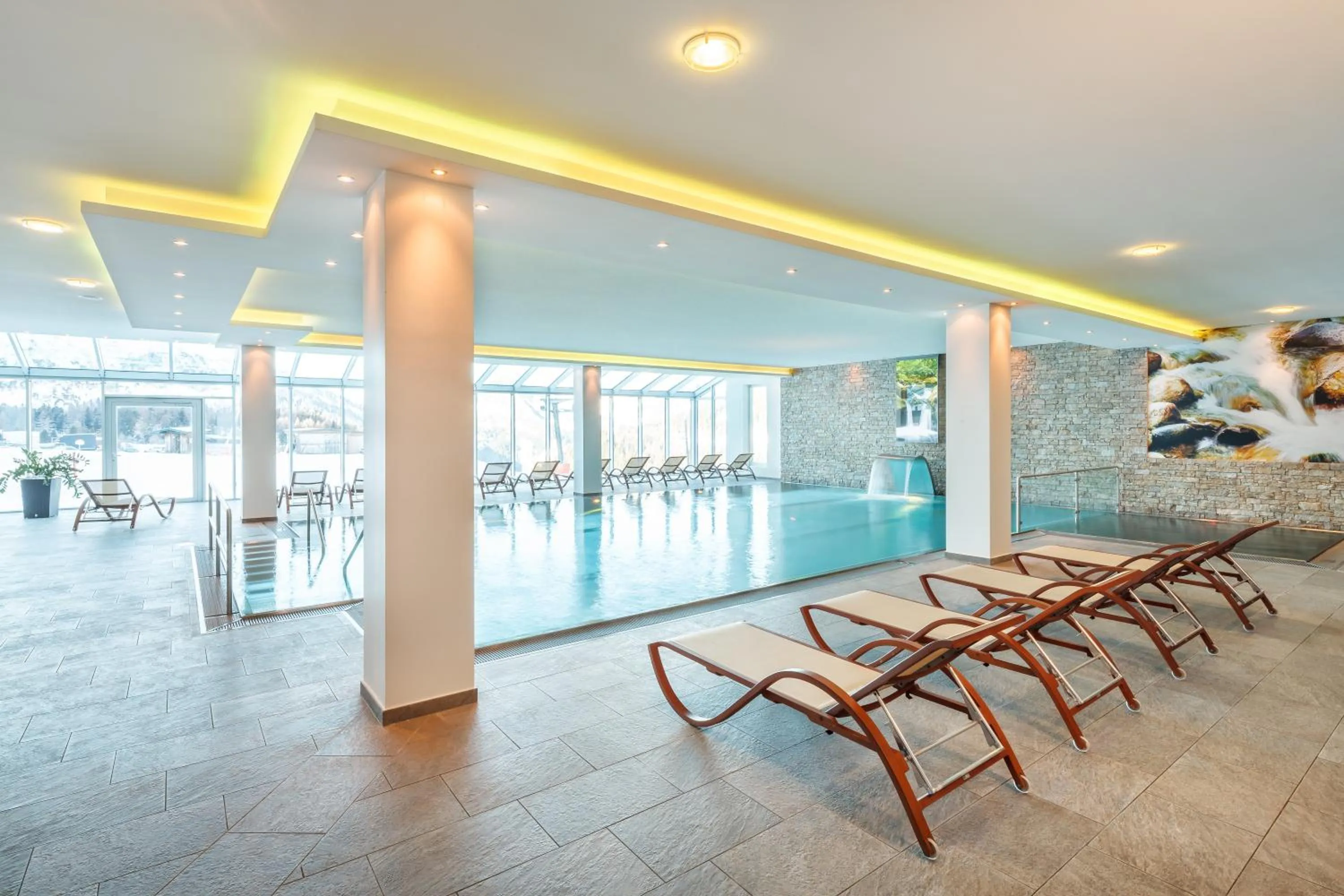 Swimming pool in Hotel Almschlössl & Schrotteralm