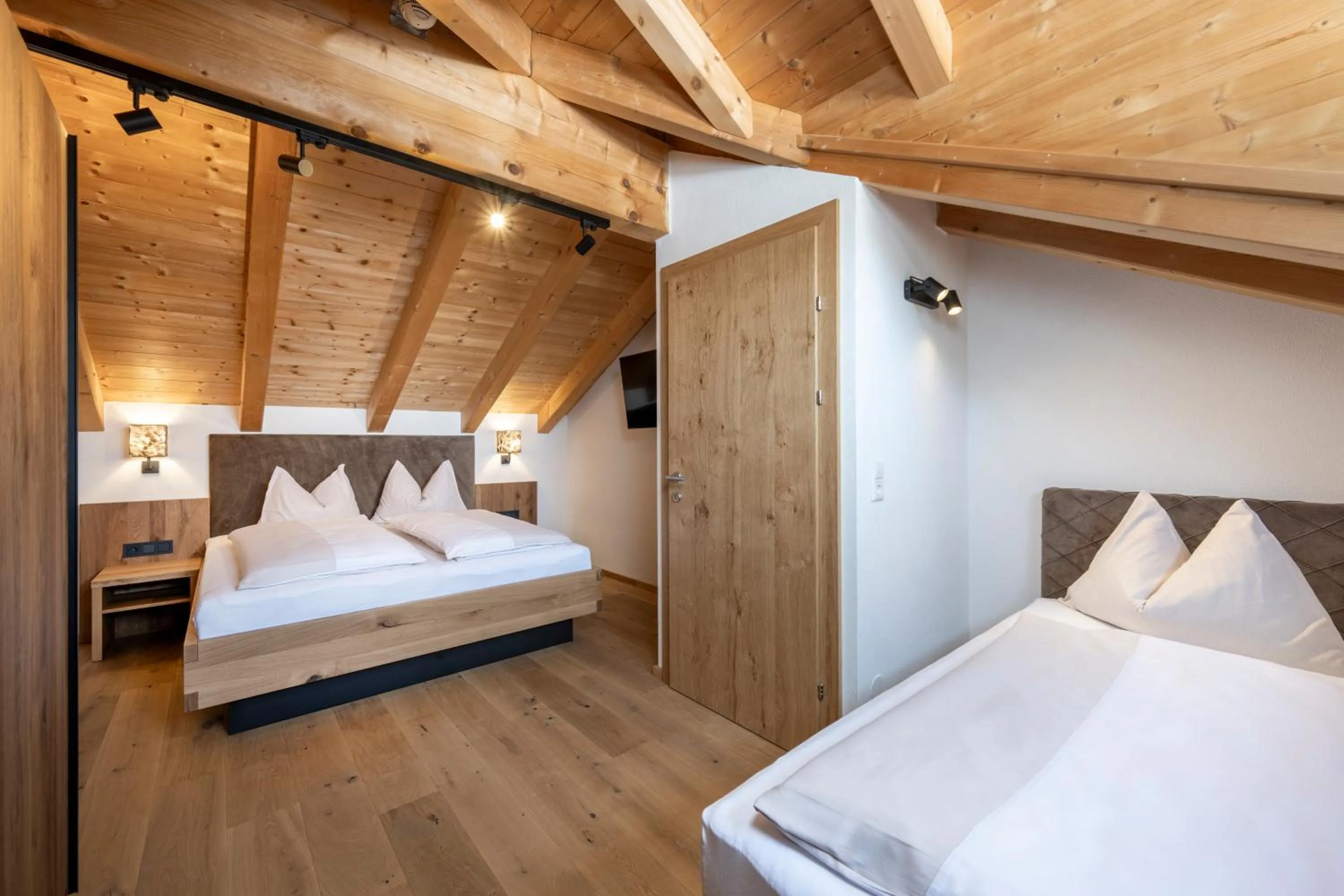 Bed in Hotel Almschlössl & Schrotteralm