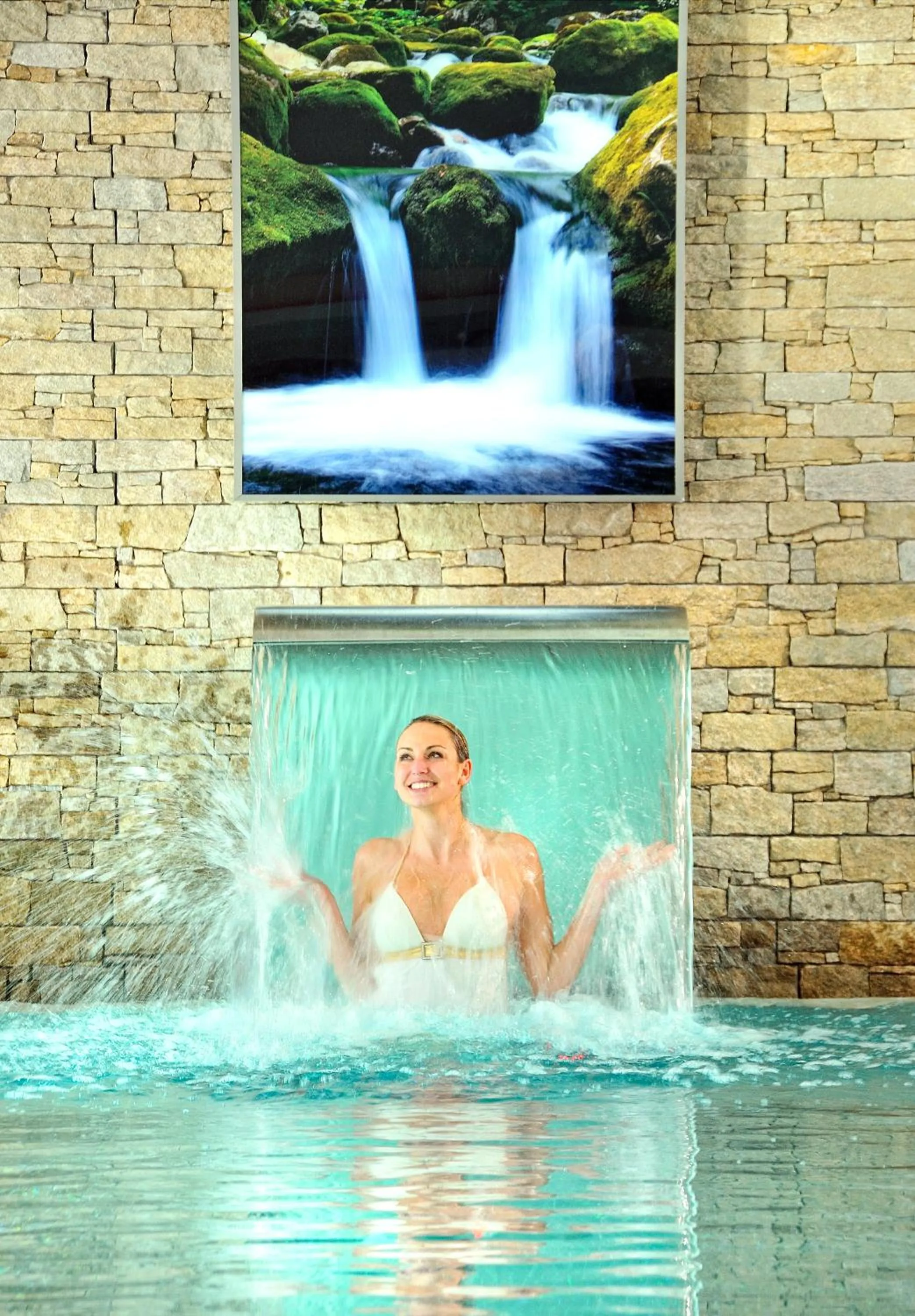 Swimming pool in Hotel Almschlössl & Schrotteralm