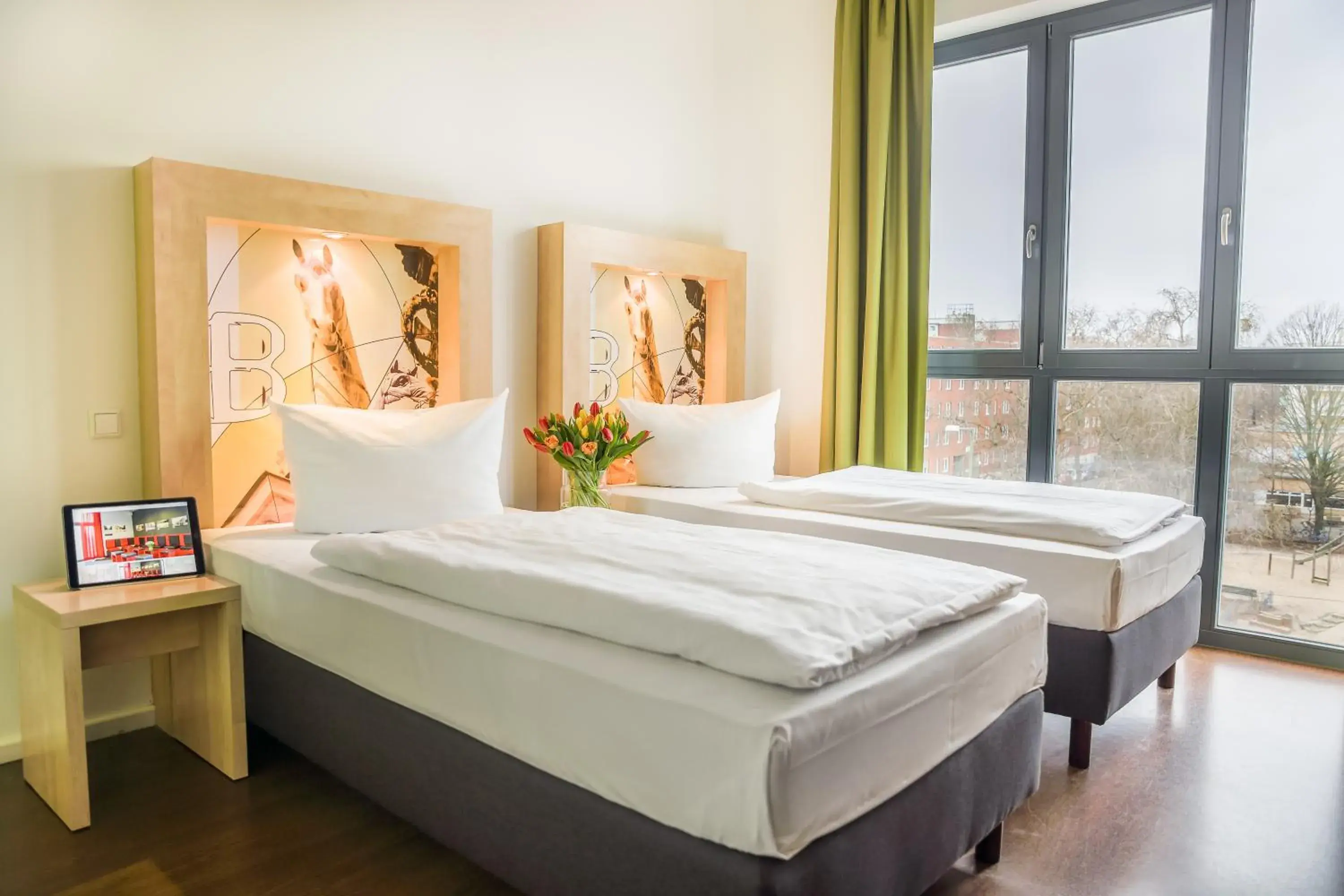 Standard Twin Room in H+ Hotel 4Youth Standard Twin Room in H+ Hotel 4Youth