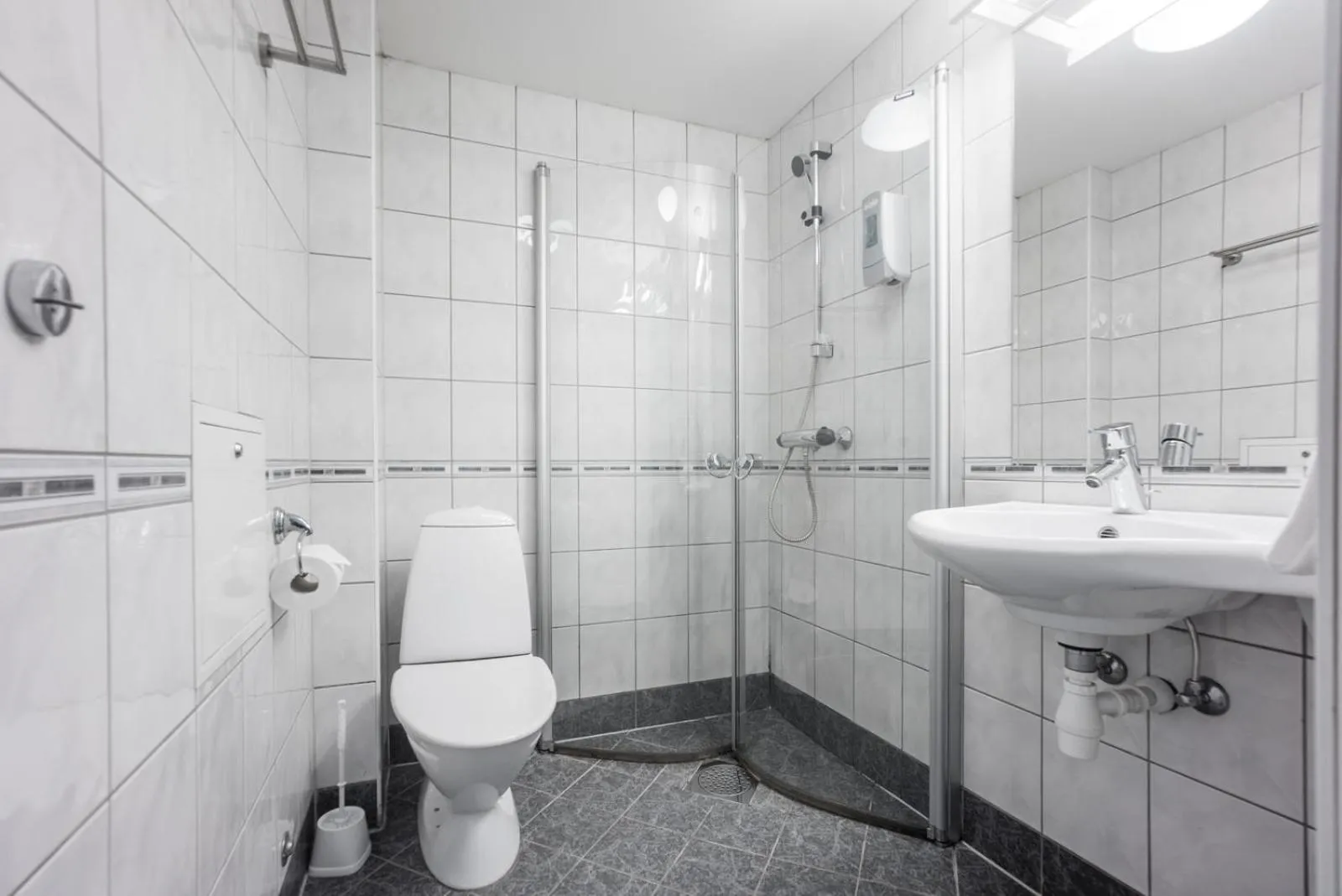 Bathroom in Enter Viking Hotel