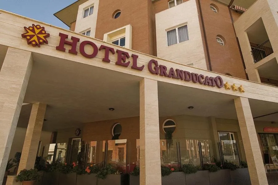 Facade/entrance in Hotel Granducato