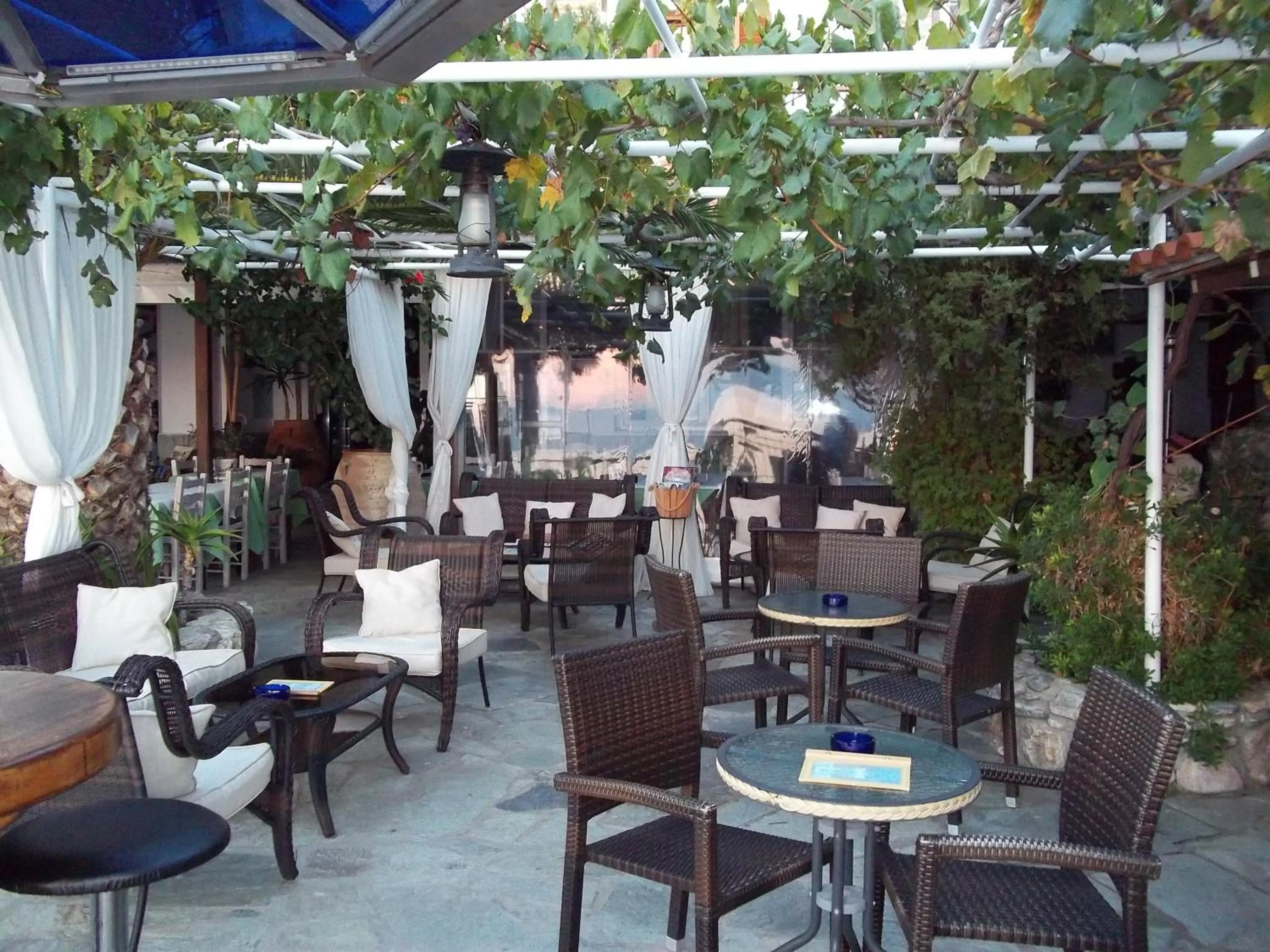 Lounge or bar in Aegean Wave - Faros