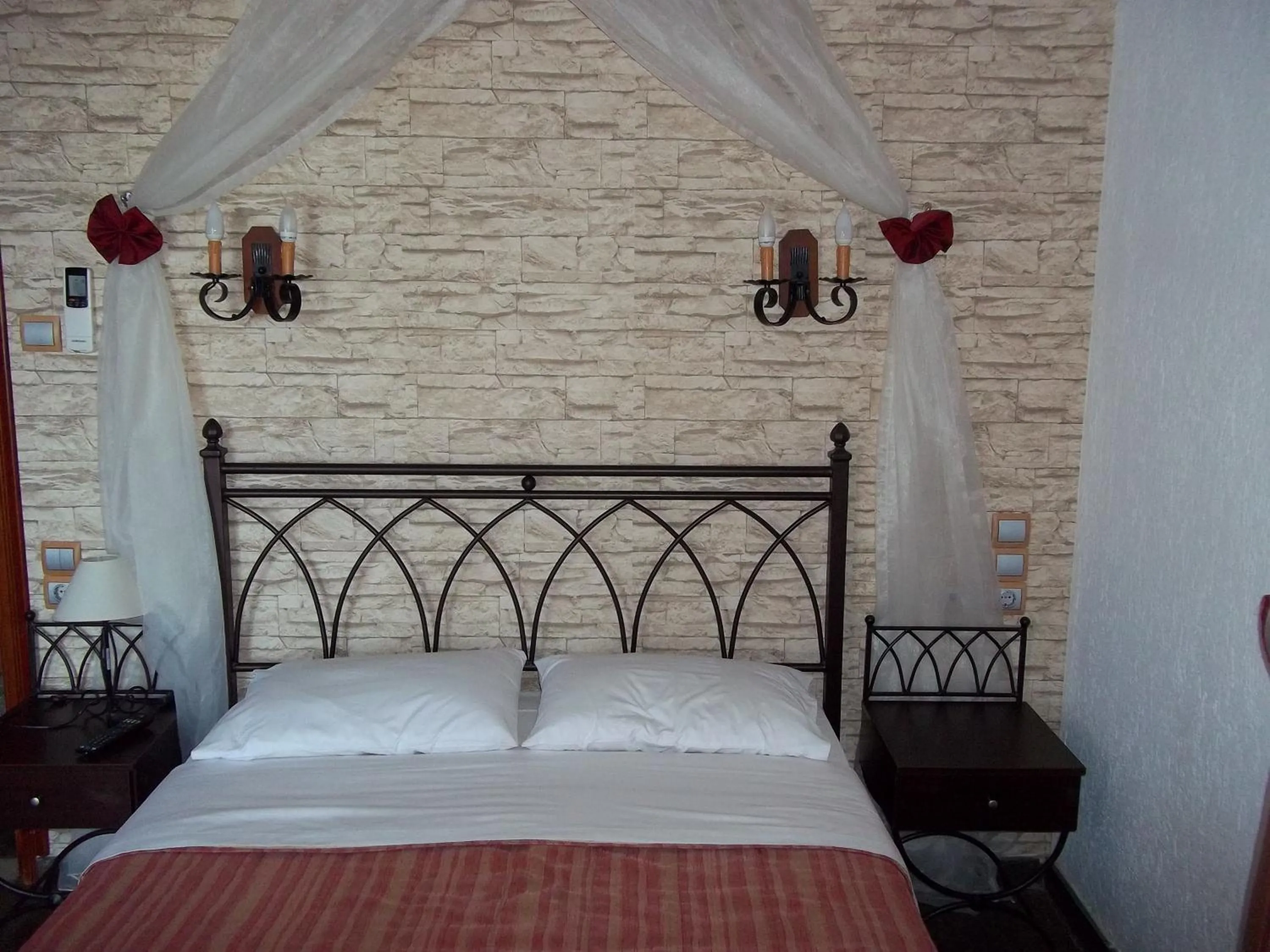 Bed in Aegean Wave - Faros