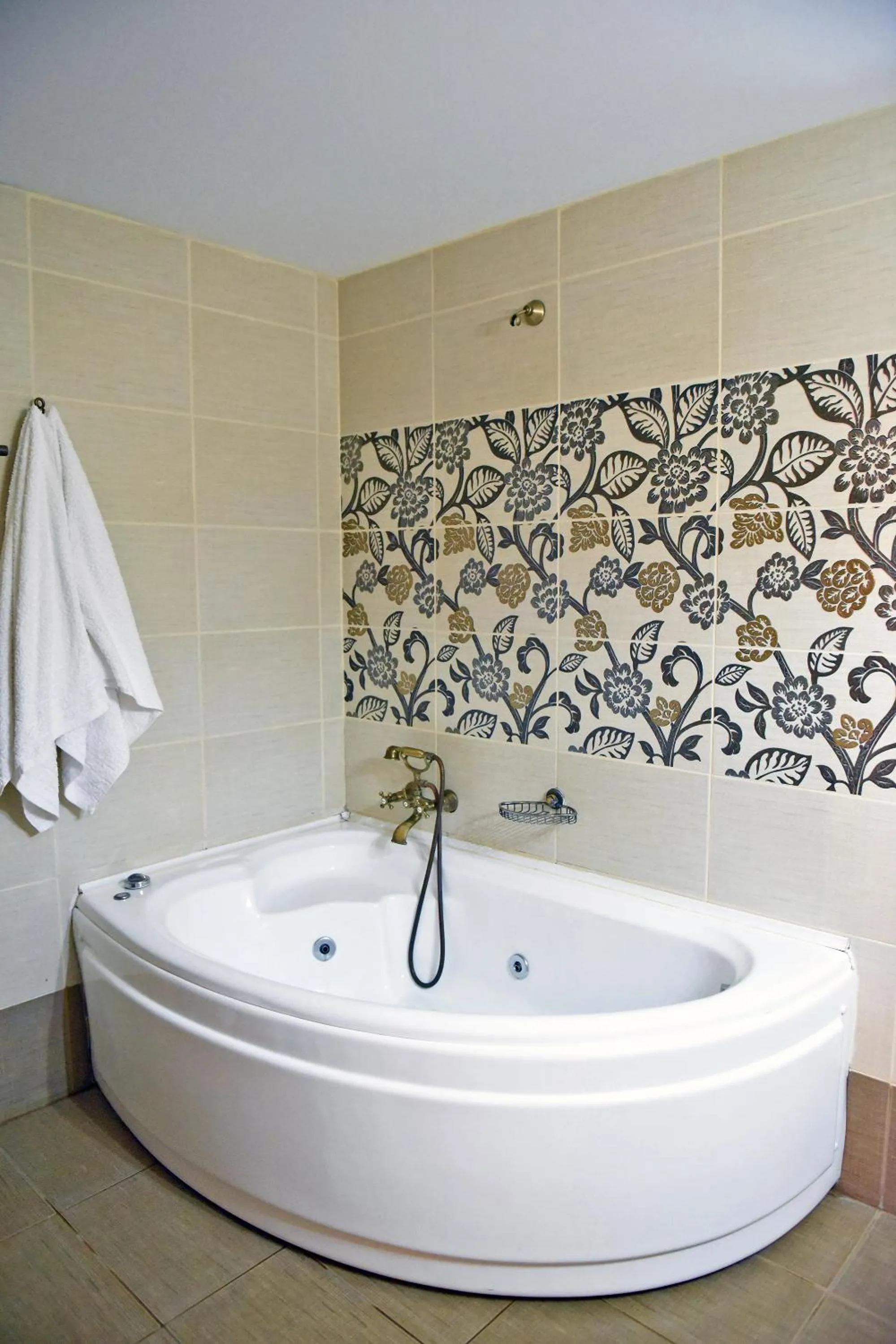 Bath in Aegean Wave - Faros