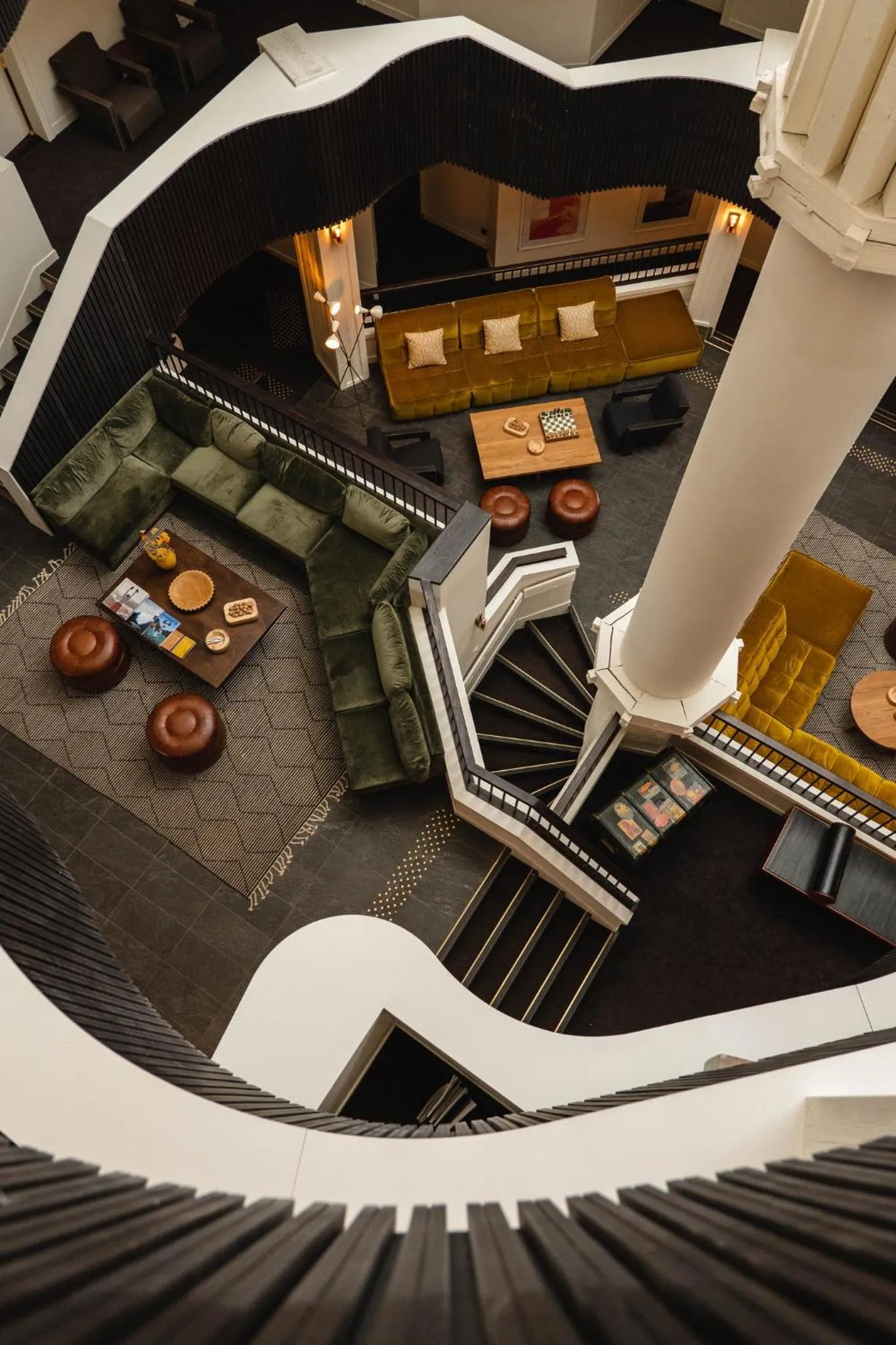 Lobby or reception in Le Val Thorens, a Beaumier hotel