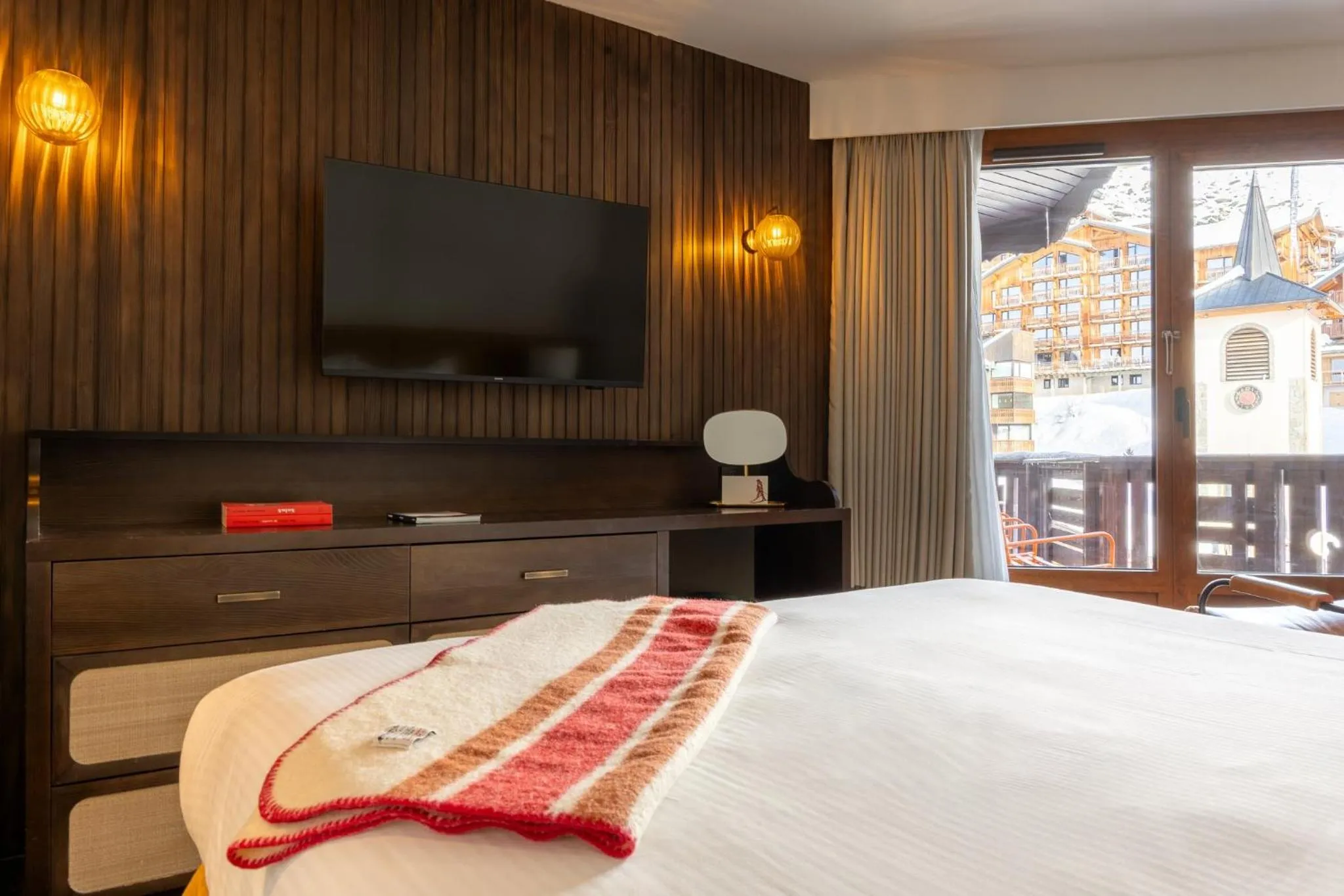 Photo of the whole room, Bed in Le Val Thorens, a Beaumier hotel