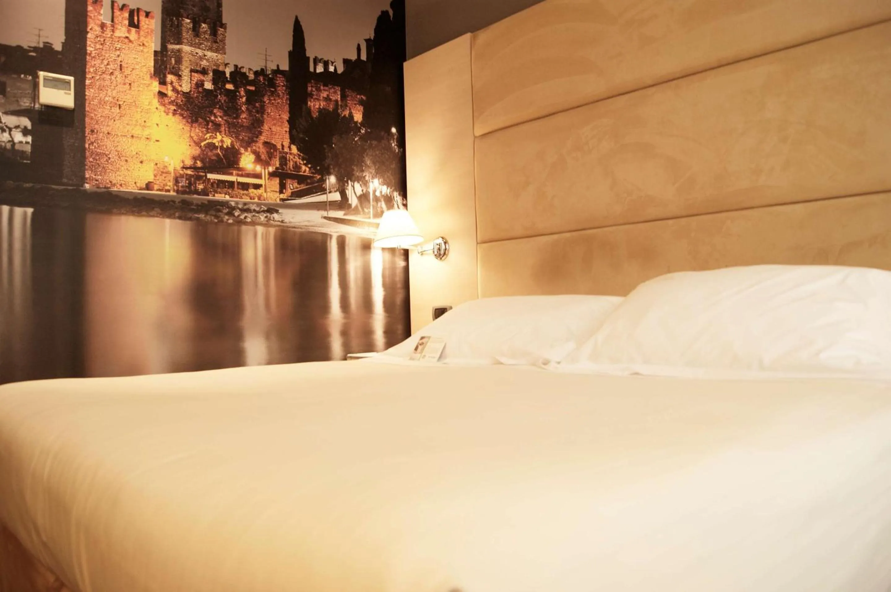 Bedroom, Bed in Best Western Plus Hotel Expo