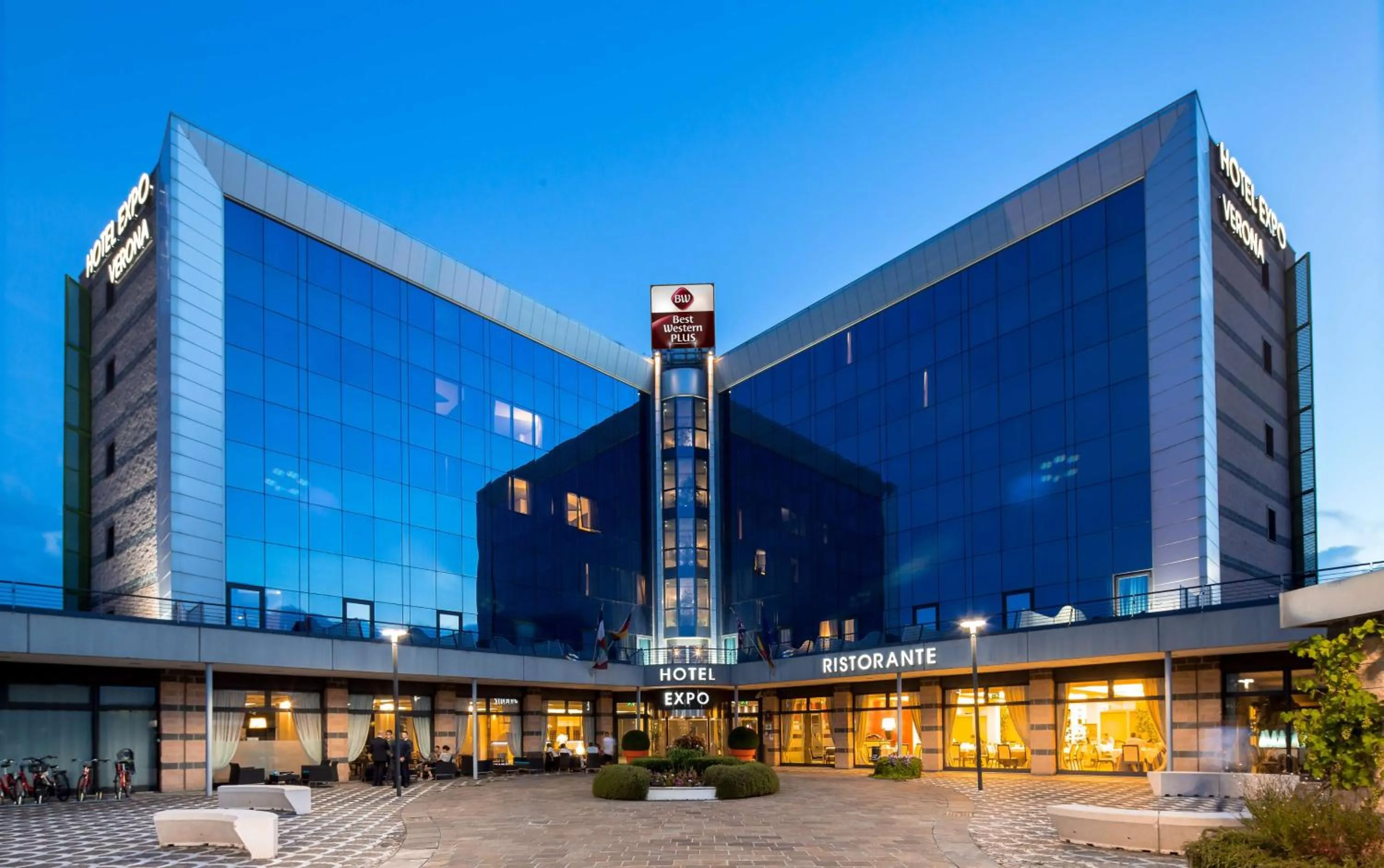 Property building in Best Western Plus Hotel Expo