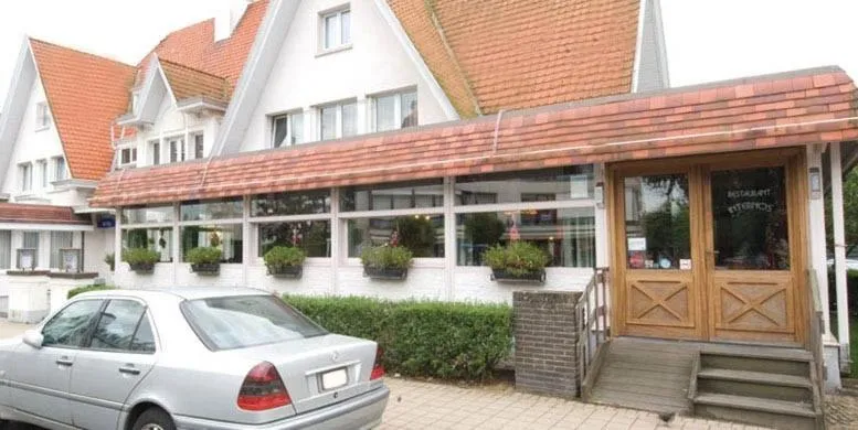 Facade/entrance in Hotel Internos