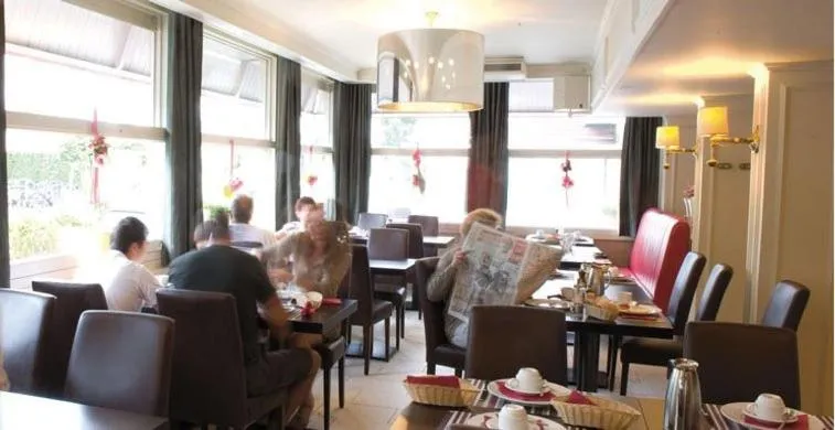 Restaurant/places to eat in Hotel Internos