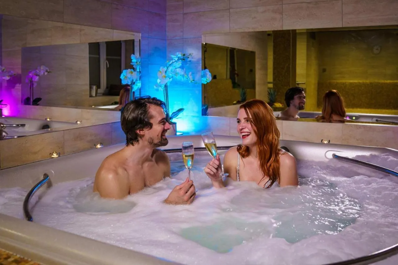 Hot Tub in Spa Hotel MILLENIUM Karlovy Vary