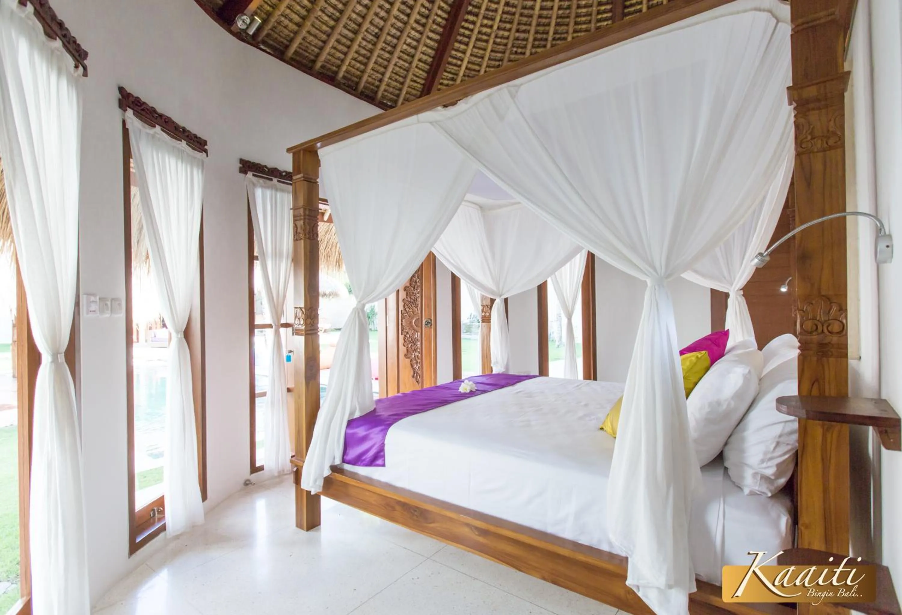 Property building, Bed in Villa Kaaiti