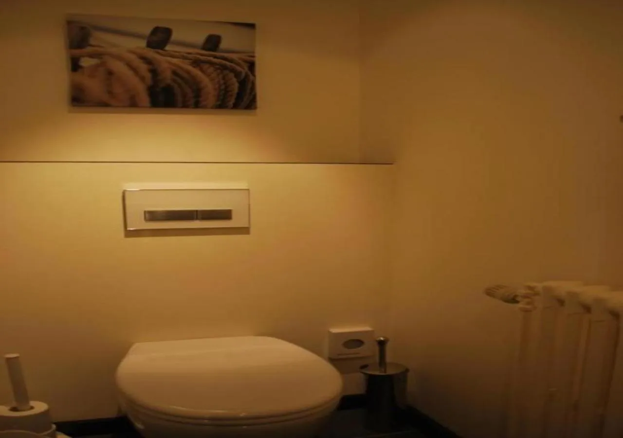 Toilet in Hotel Rubens