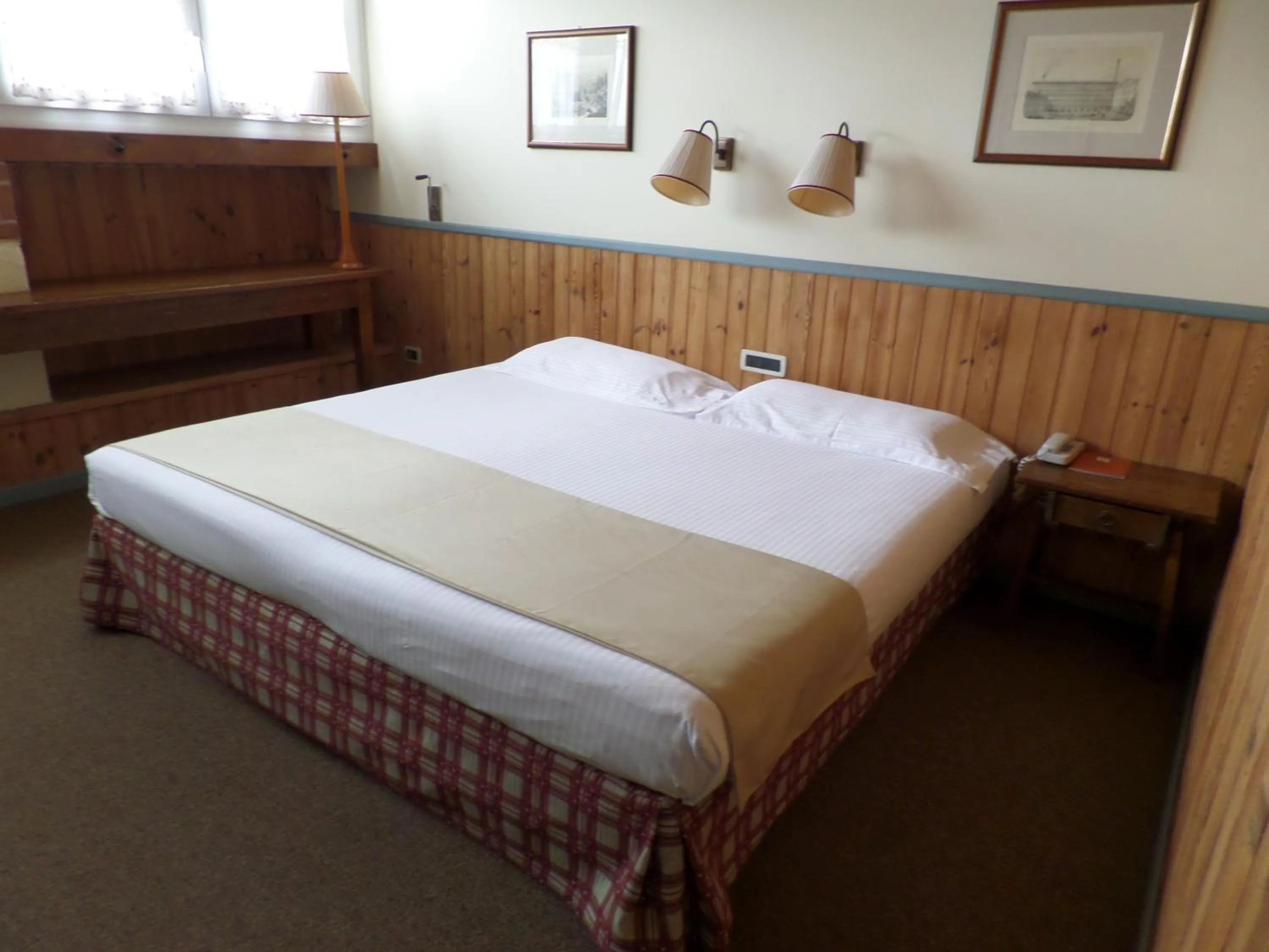 Photo of the whole room, Bed in Hotel Miramonti