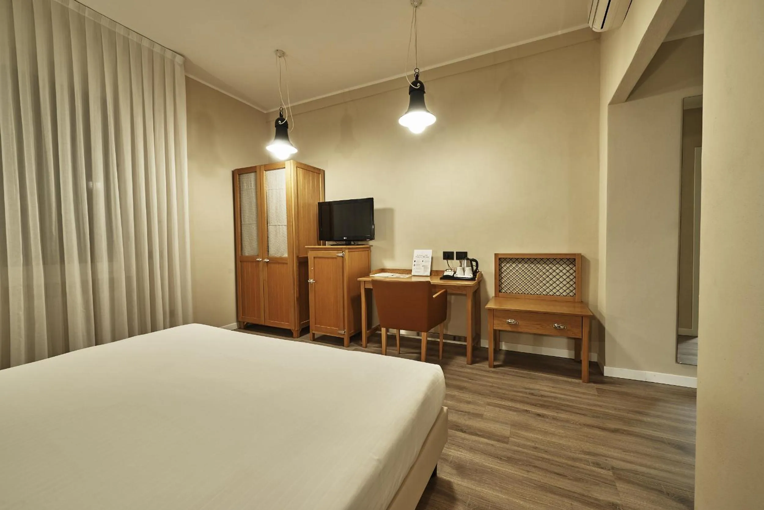 Bedroom, Bed in Hotel Miramonti