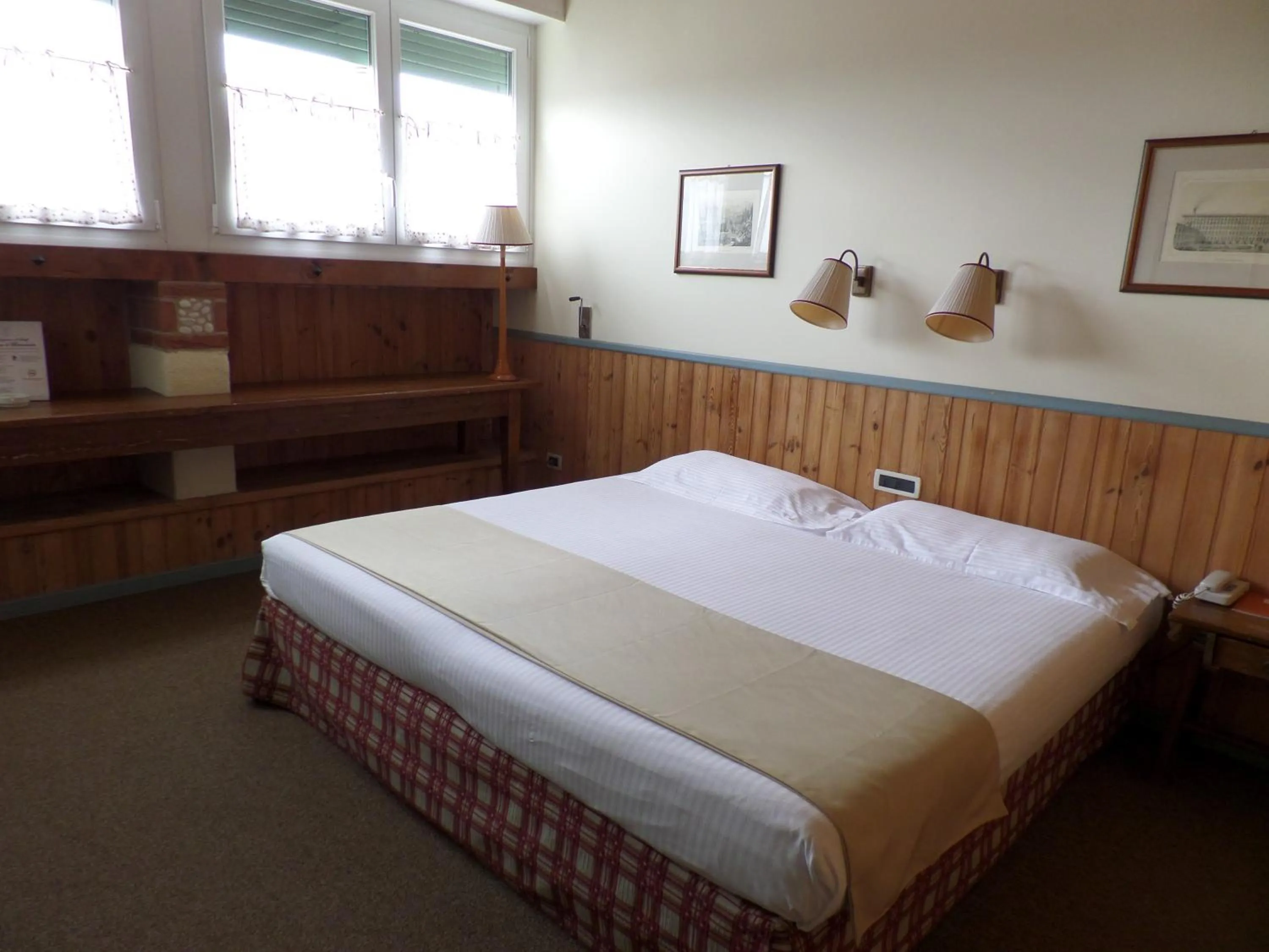 Photo of the whole room, Bed in Hotel Miramonti