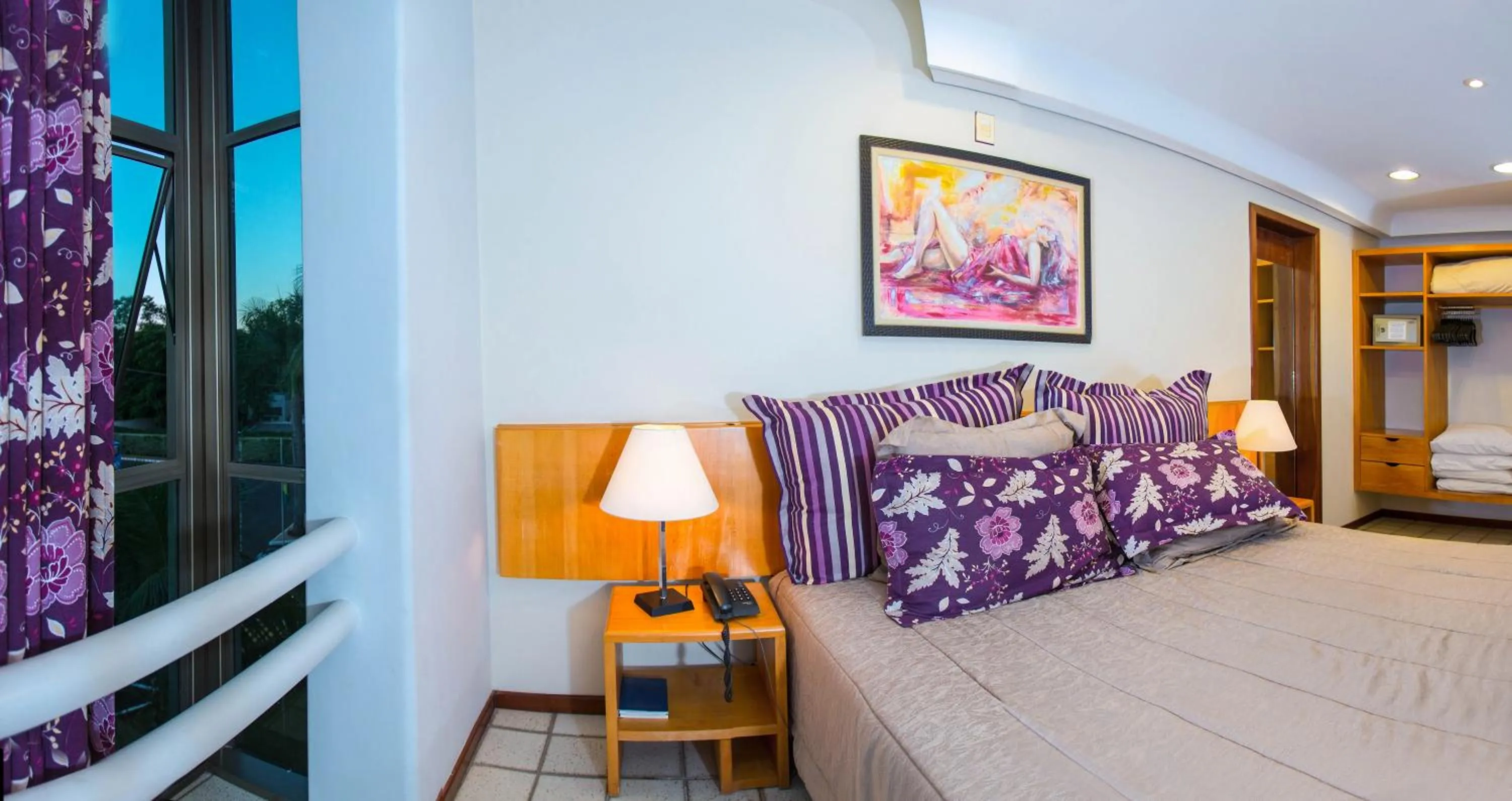 Photo of the whole room, Bed in Falls Galli Hotel