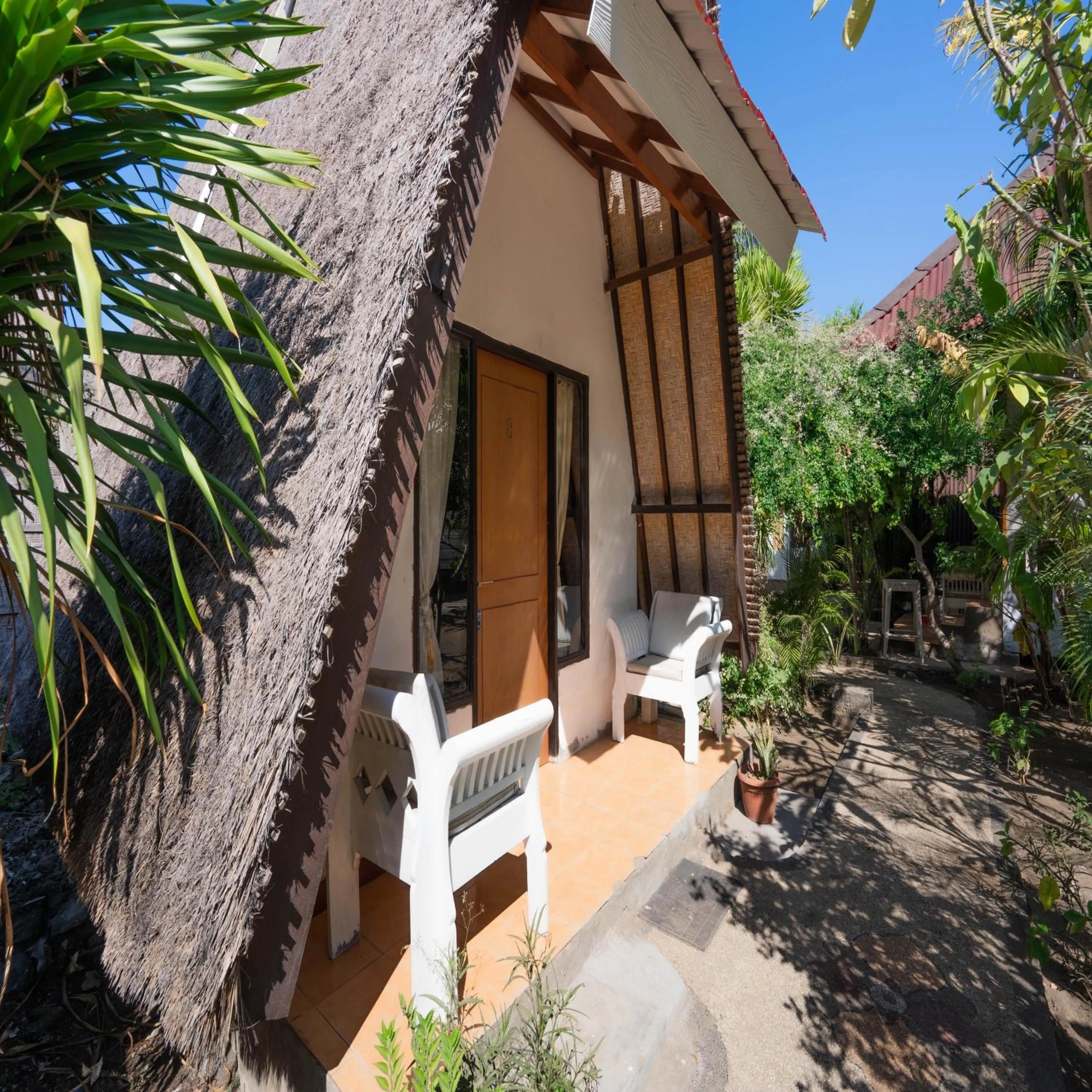 Seating area in RedDoorz at Ocean 2 Gili Trawangan