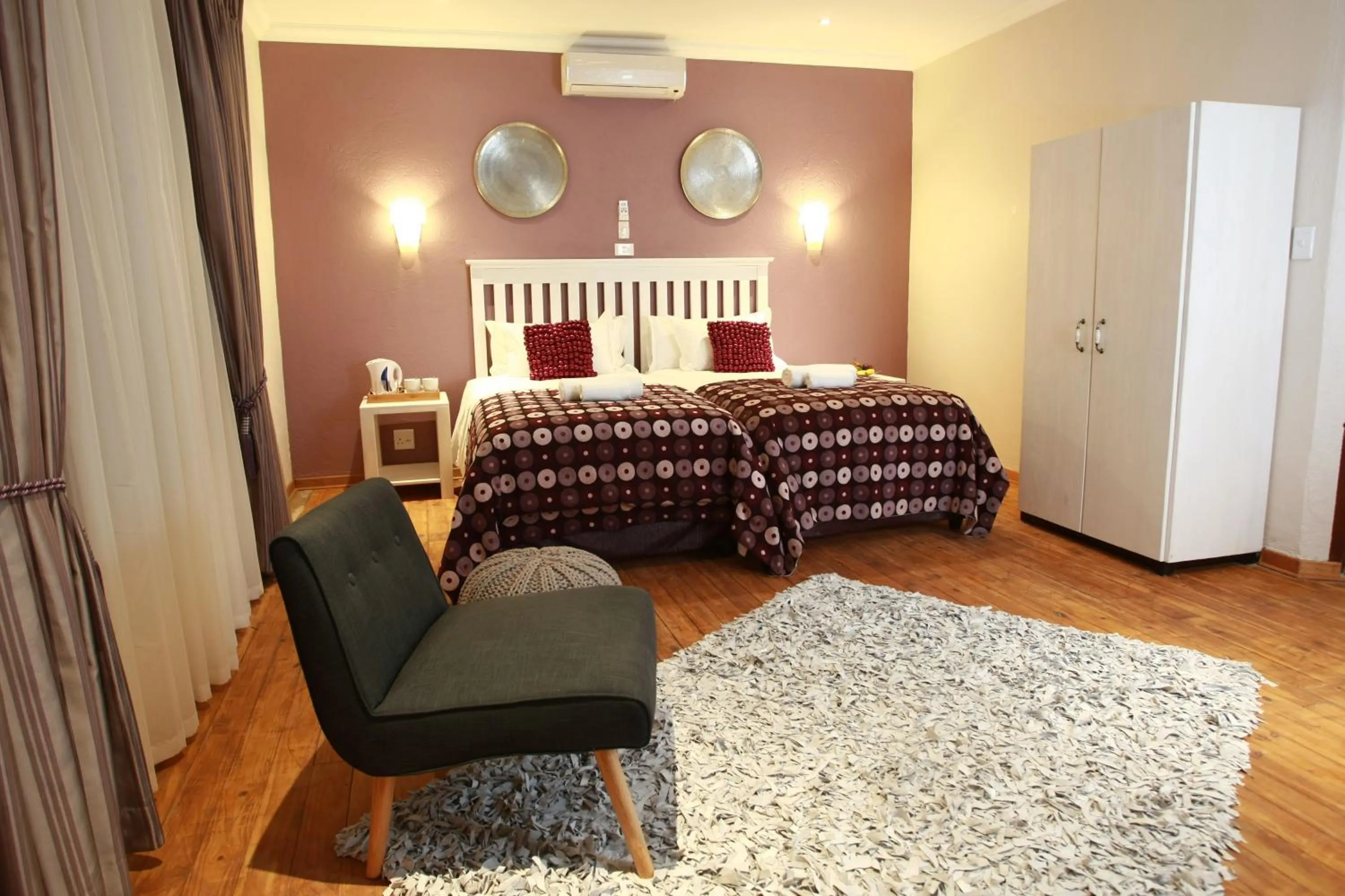 Bed in Woodlands Guest House