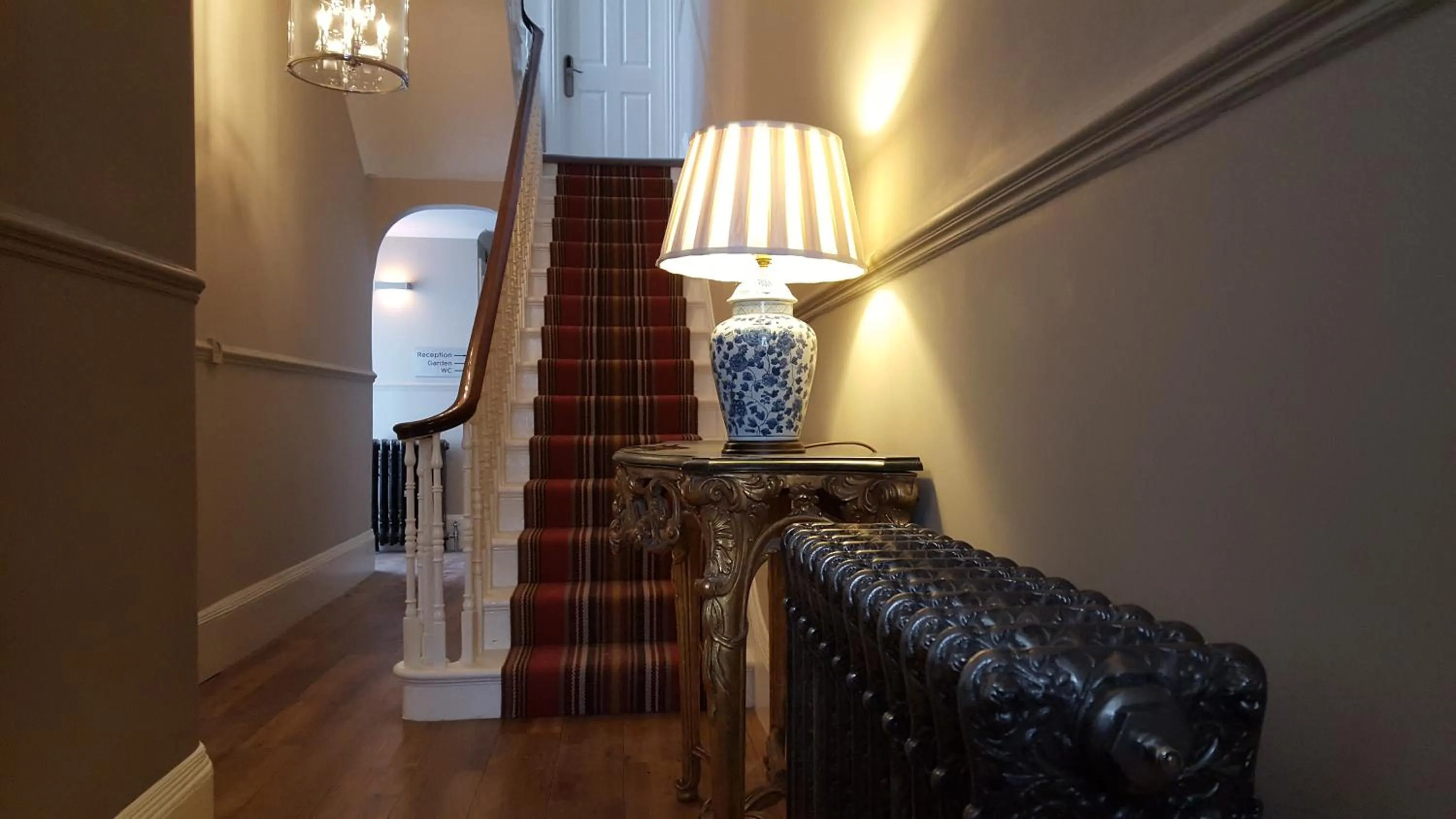 Facade/entrance in Red Brighton Blue