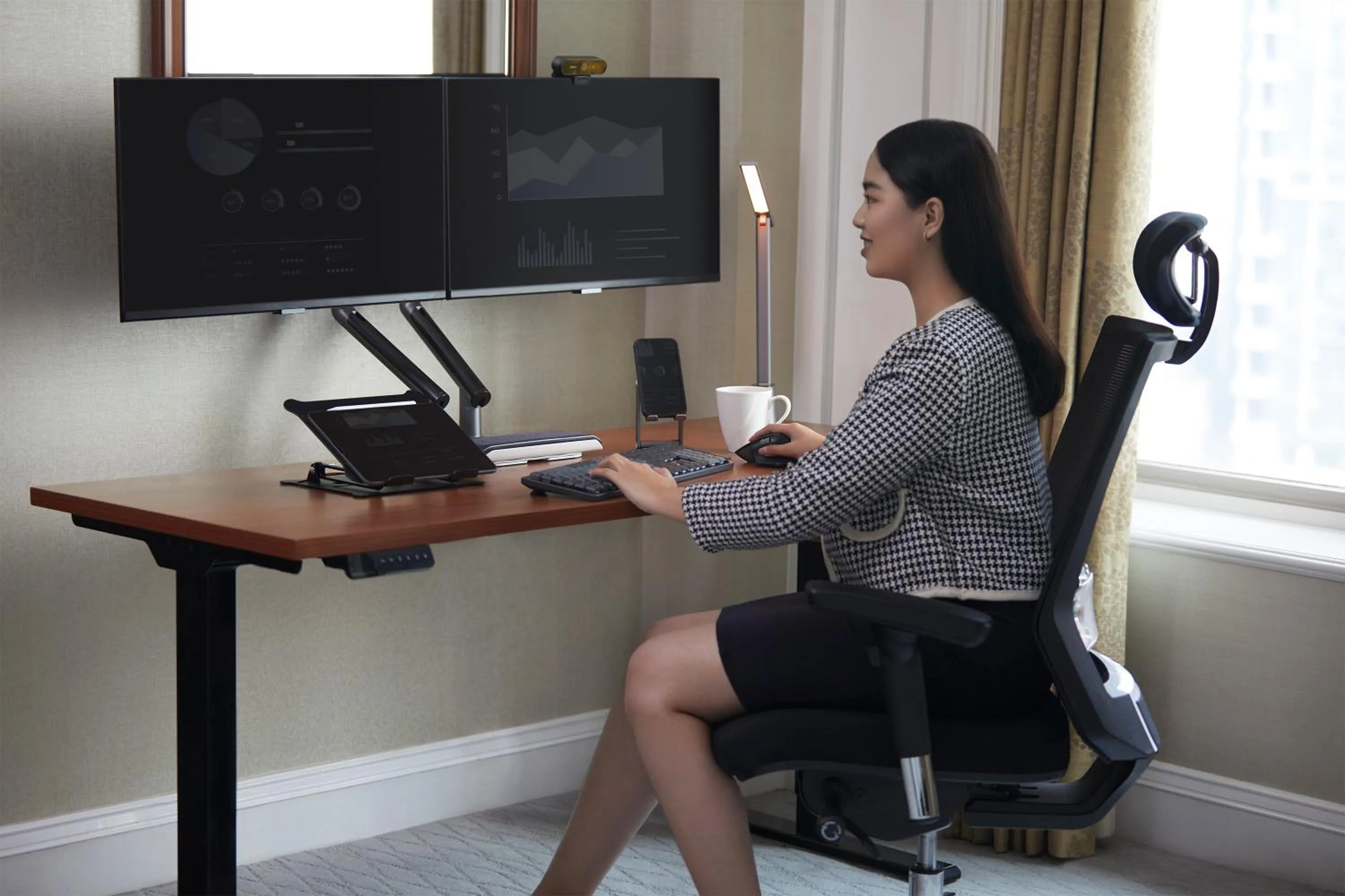 TV and multimedia in Shangri-La Jakarta